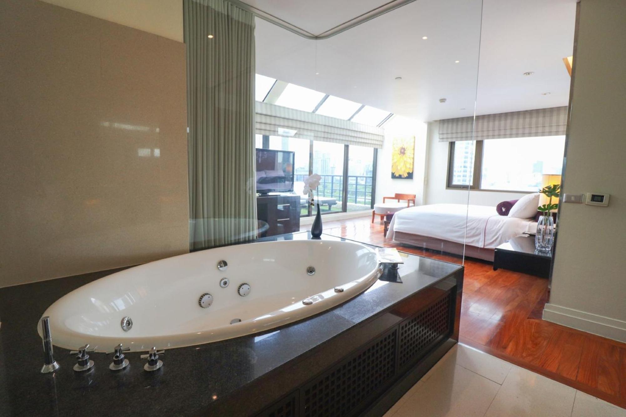 Deluxe Double Room with Balcony,1660286382:JPEG