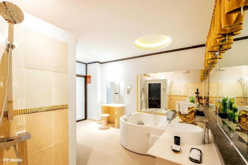 VIP Studio,1661124127:JPEG