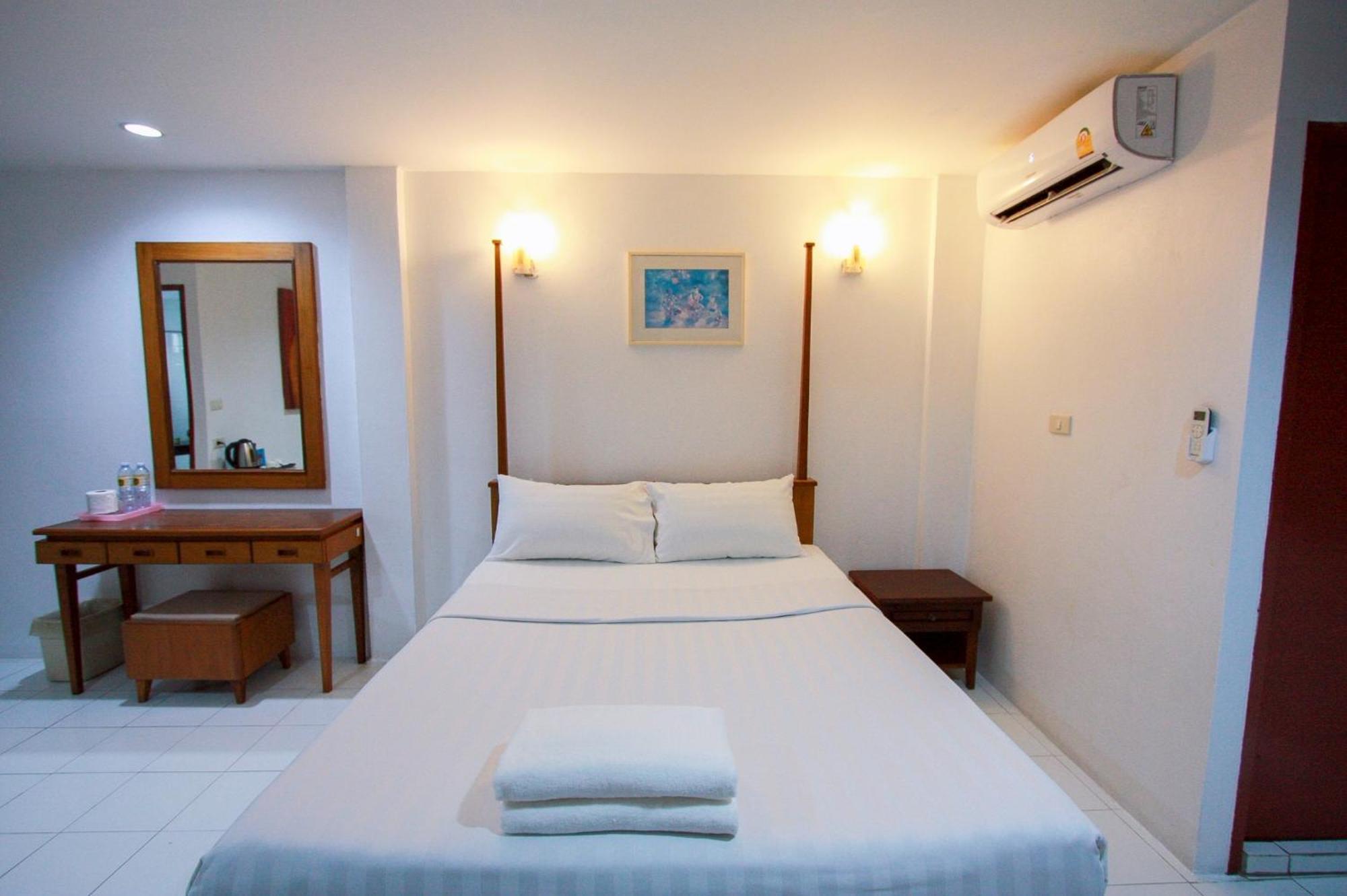 Deluxe Room,1662403464:JPEG