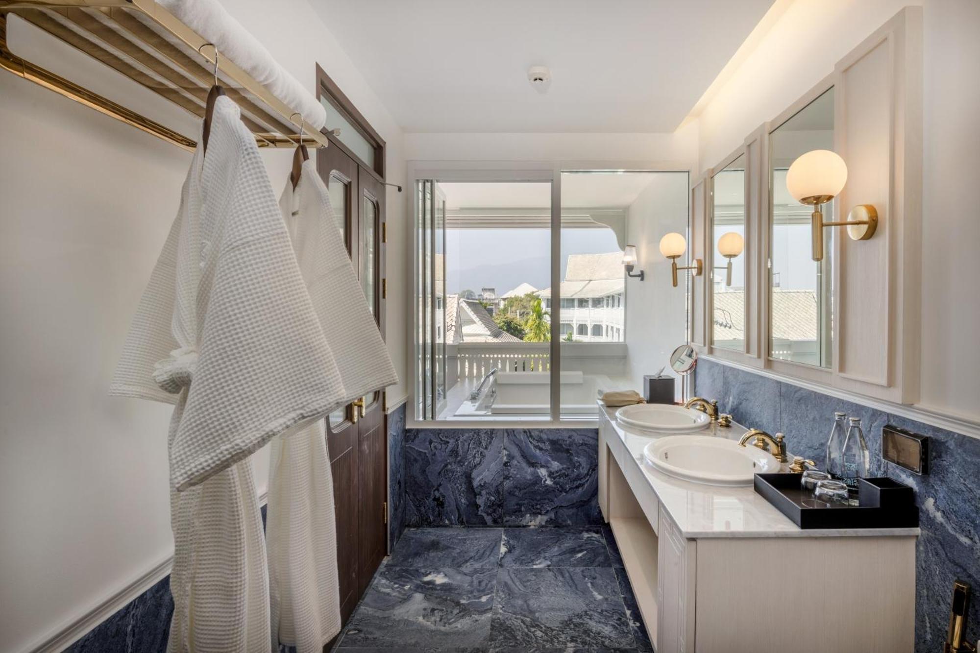 Thapae Corner Hydrotherapy Suite