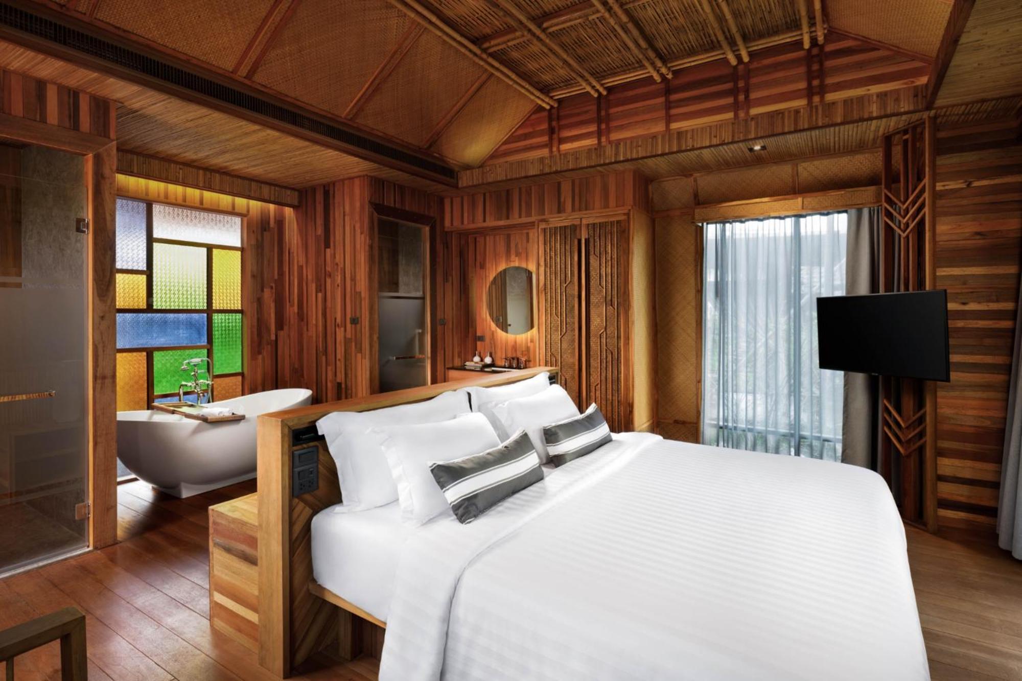 Premium Water Villa Schedule Shuttle to Ao Nang Beach or Railay Beach