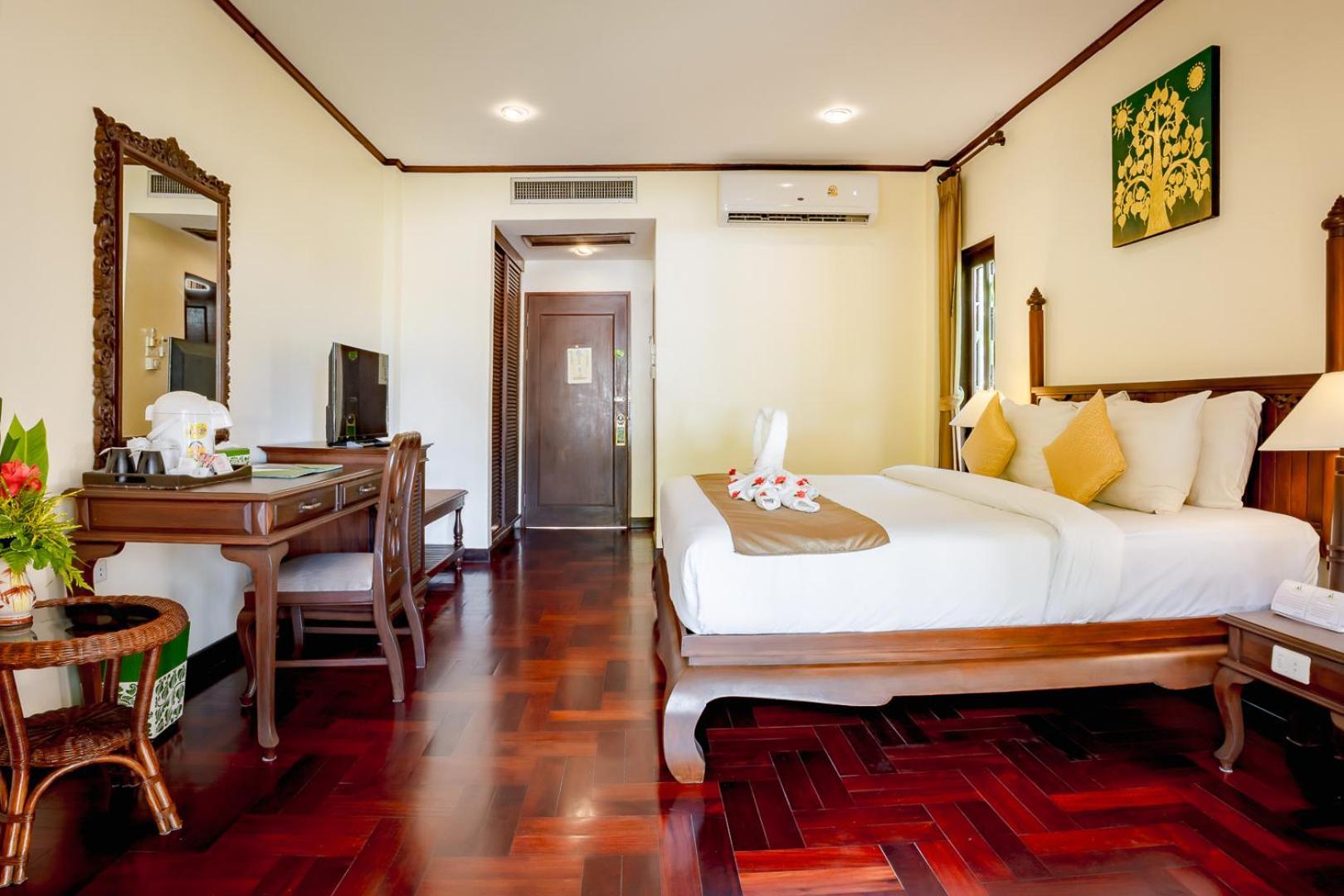 Deluxe Double or Twin Room Mountain View