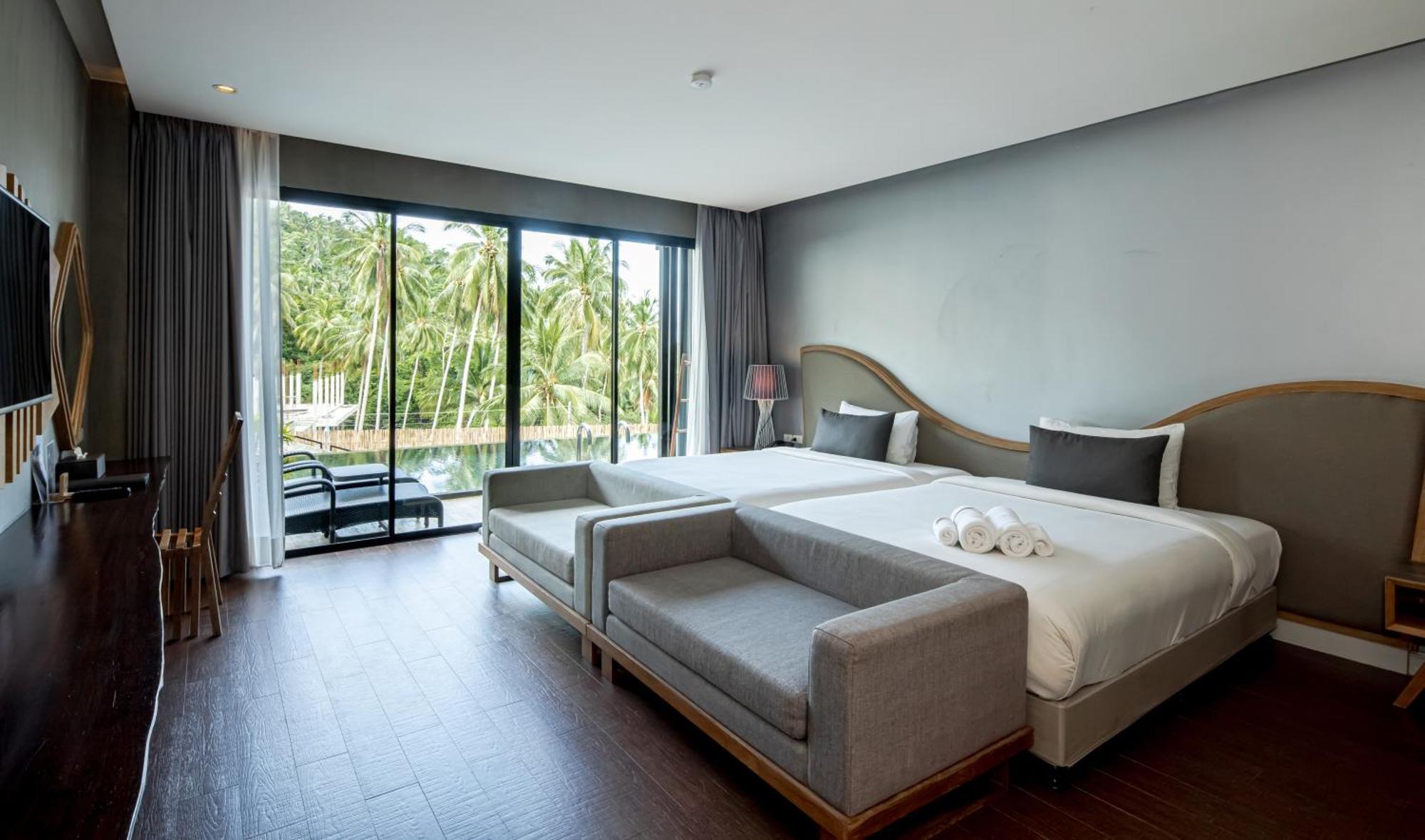 Grand Pool Access
