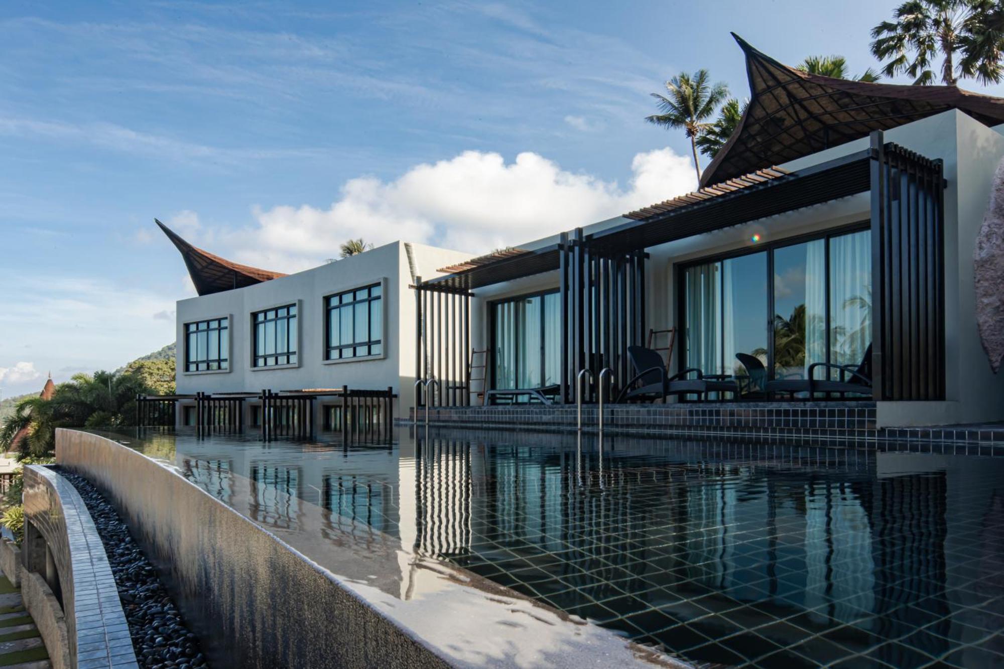 Grand Pool Access