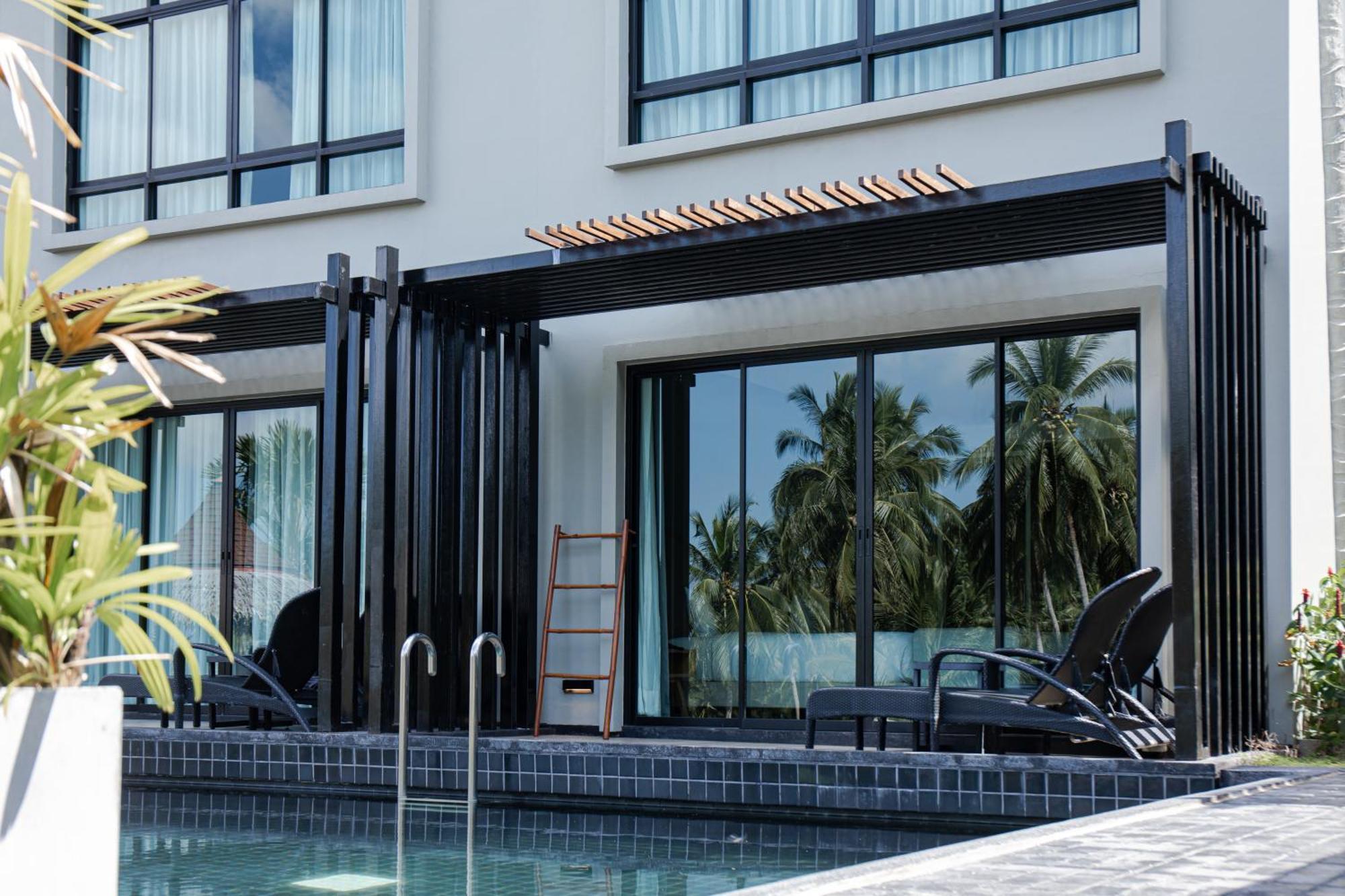 Grand Pool Access