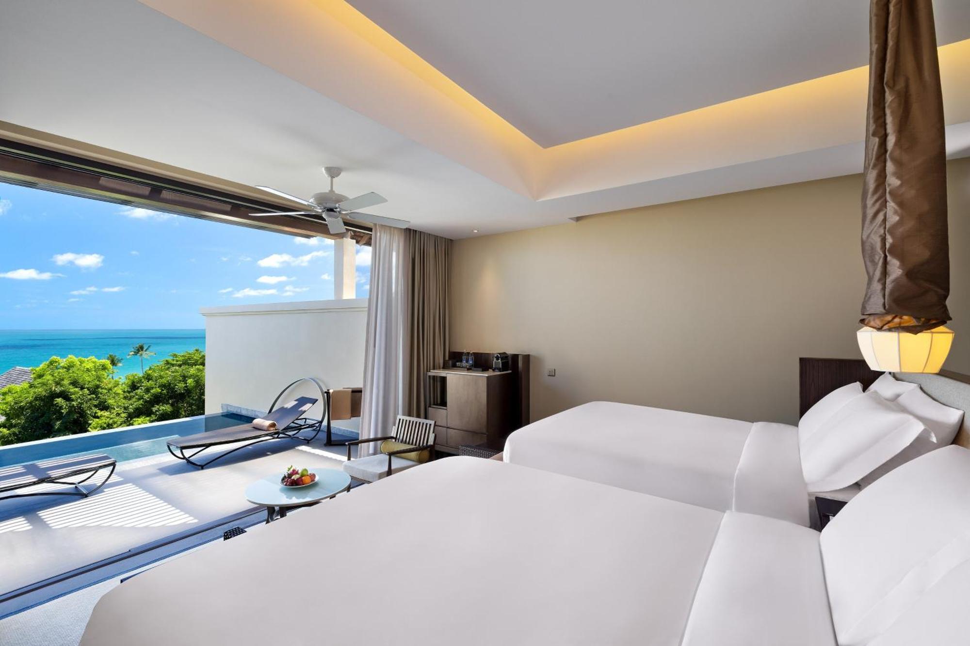 Ocean One-Bedroom Queen Suite Two Queen Beds Sofa Bed Terrace