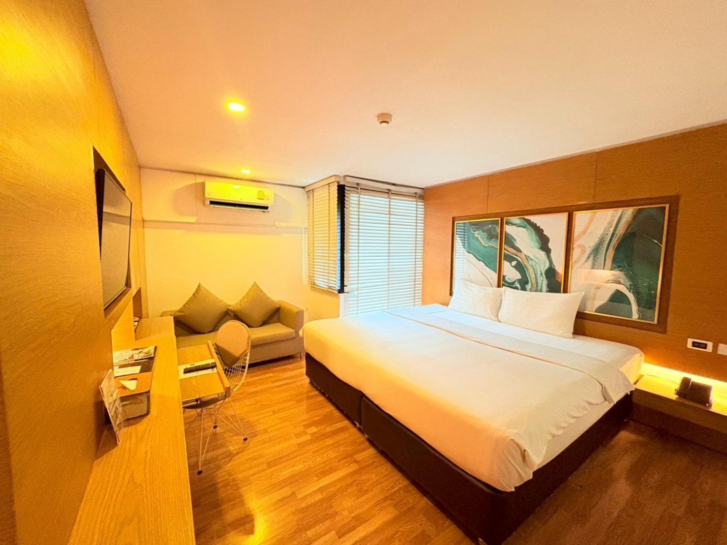Deluxe Double or Twin Room
