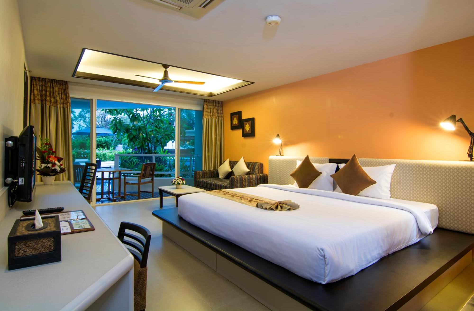 Deluxe Double or Twin Room Pool Access
