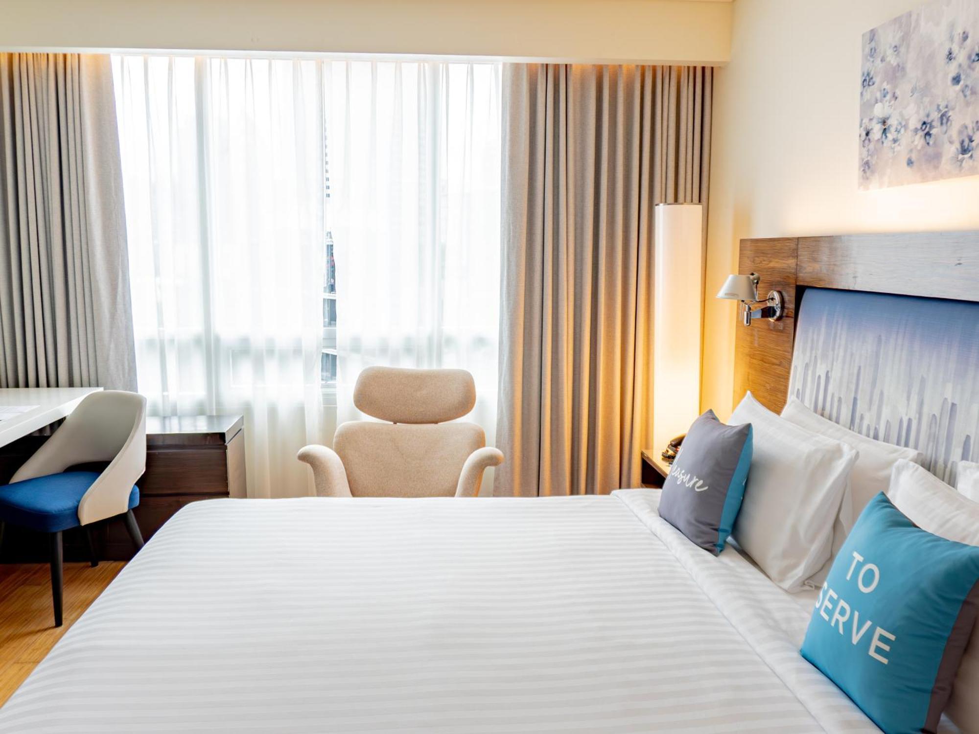 Superior Skyline Room
