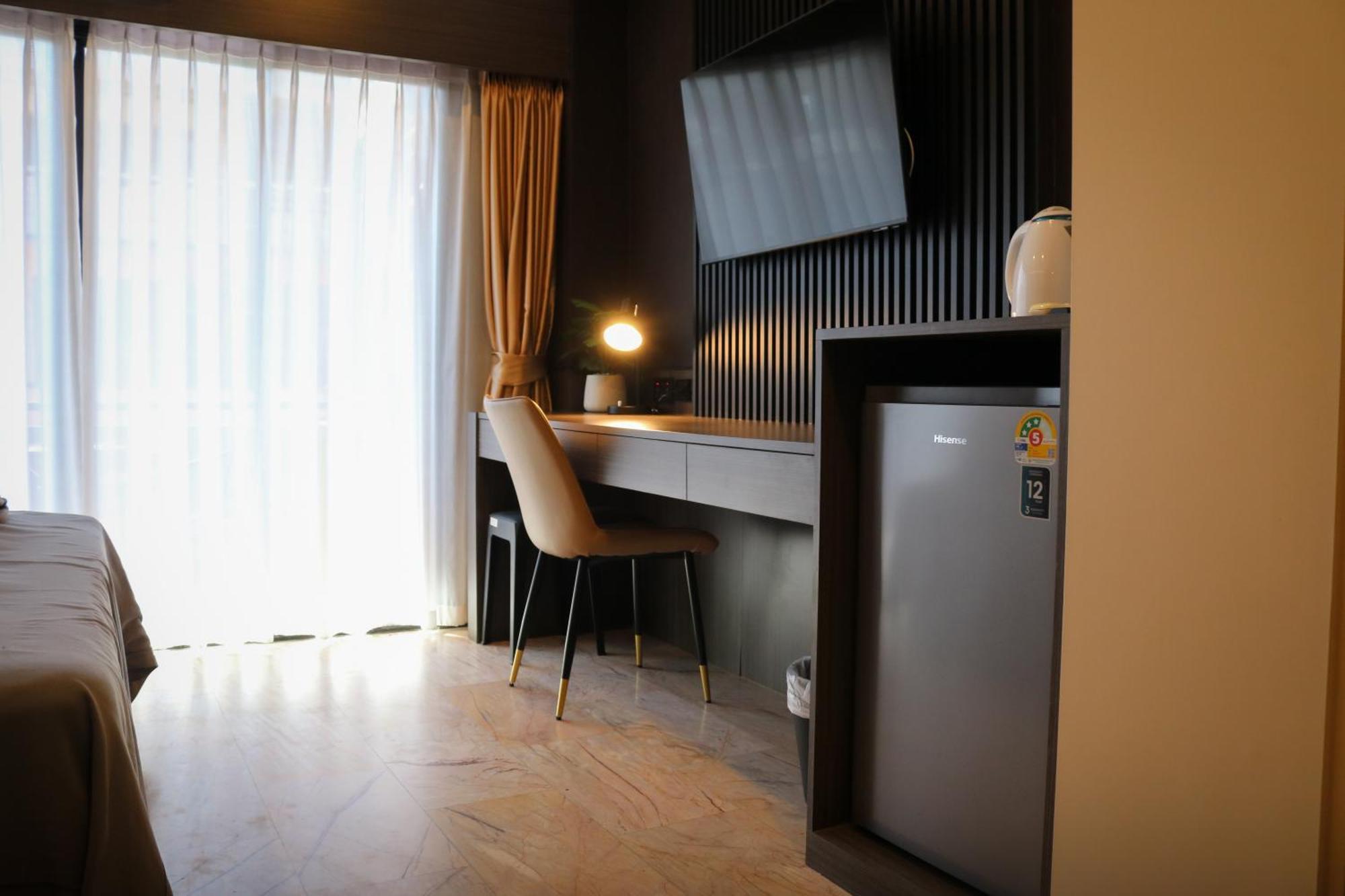 Deluxe King Room