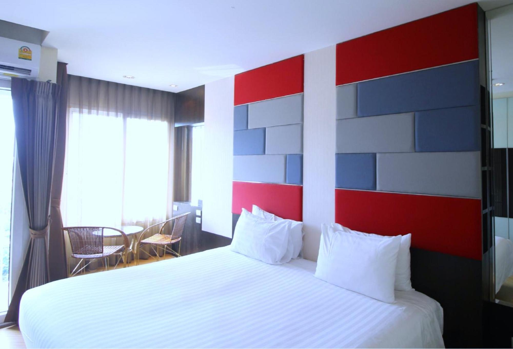 Superior King Room River View