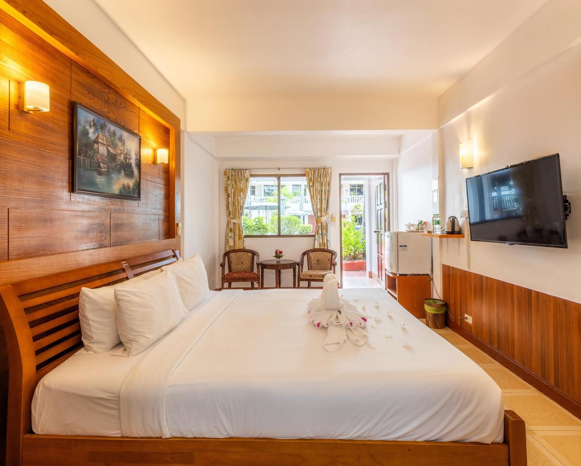 Grand Deluxe Double Room with Pool Access,1687479991:JPEG