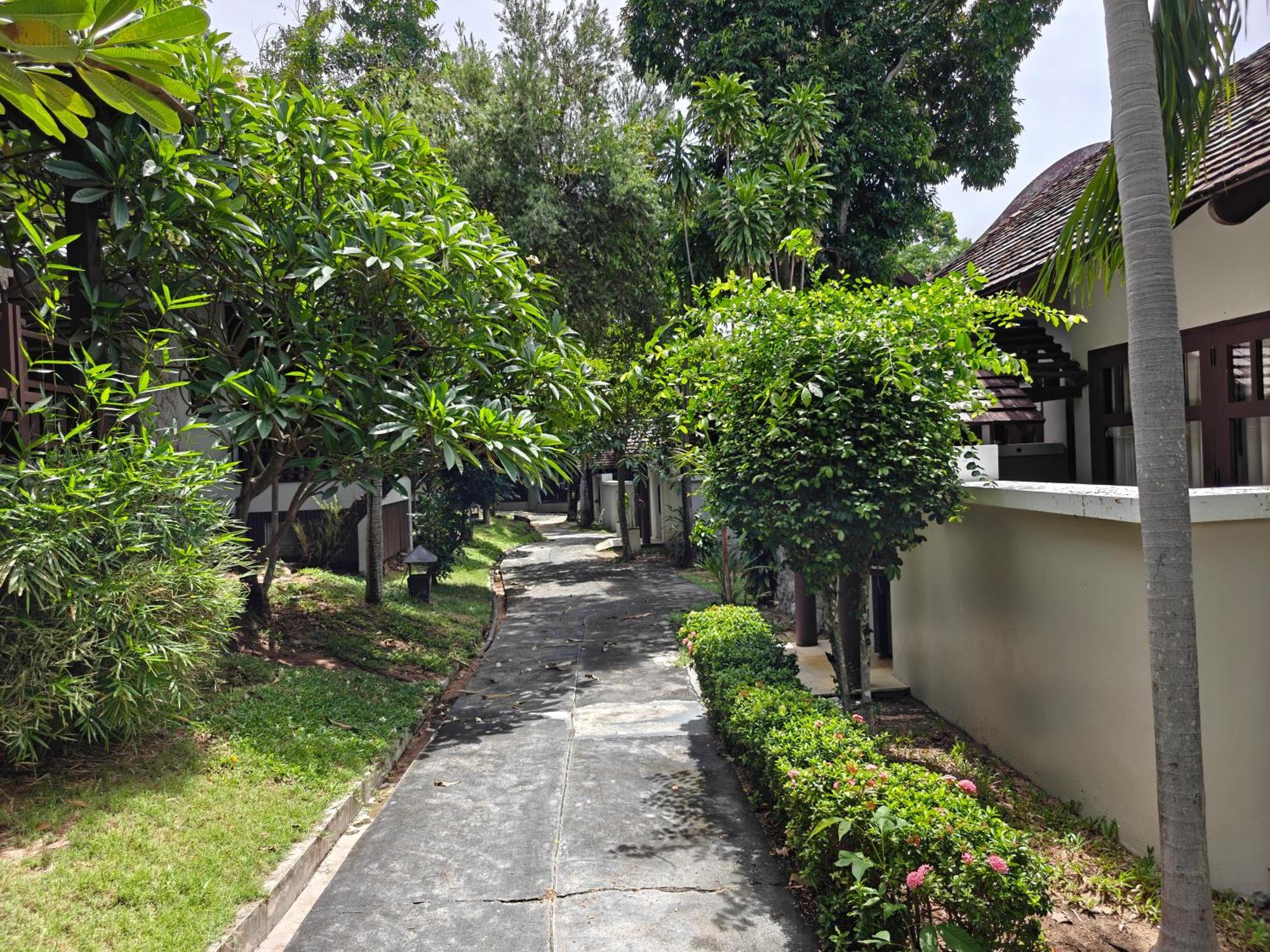 Deluxe Pool Villa Garden View