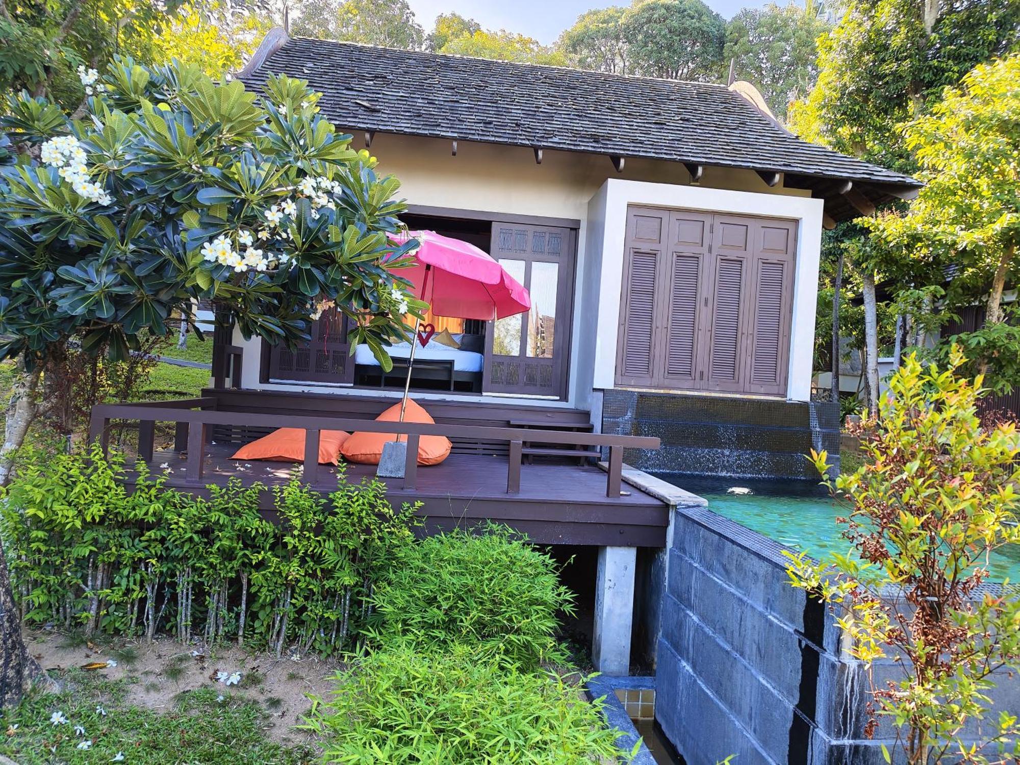 Deluxe Pool Villa Garden View