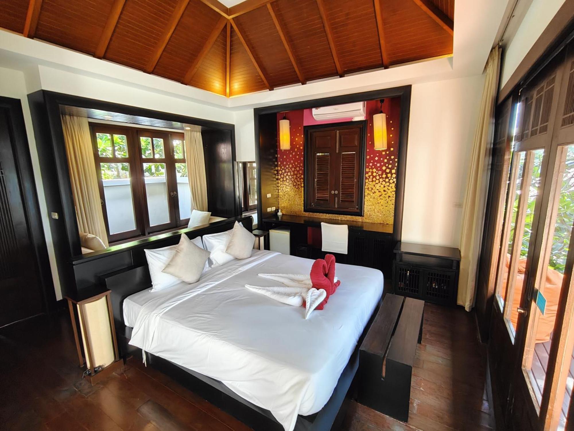 Deluxe Pool Villa Garden View