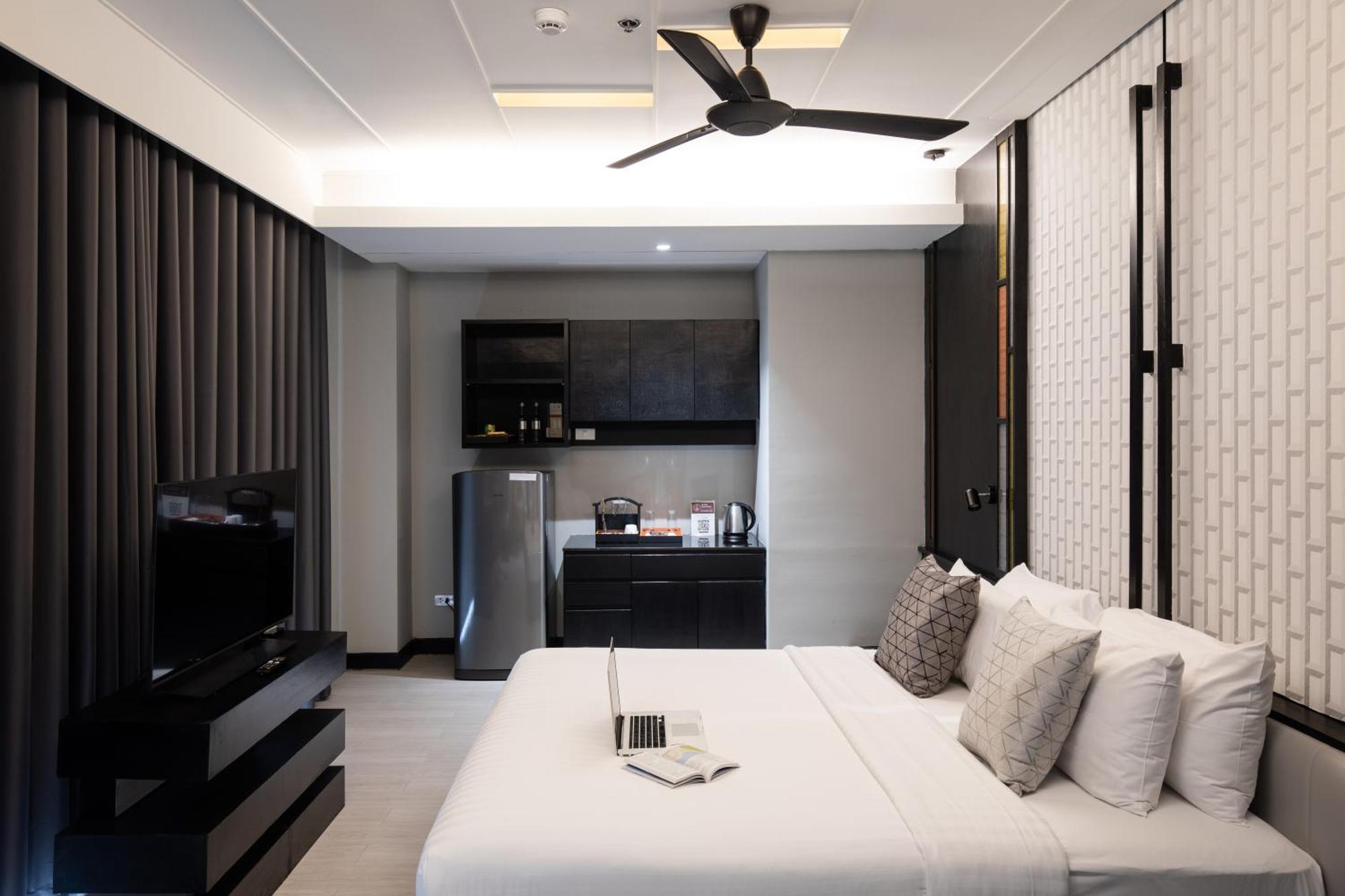 Deluxe Room Room only