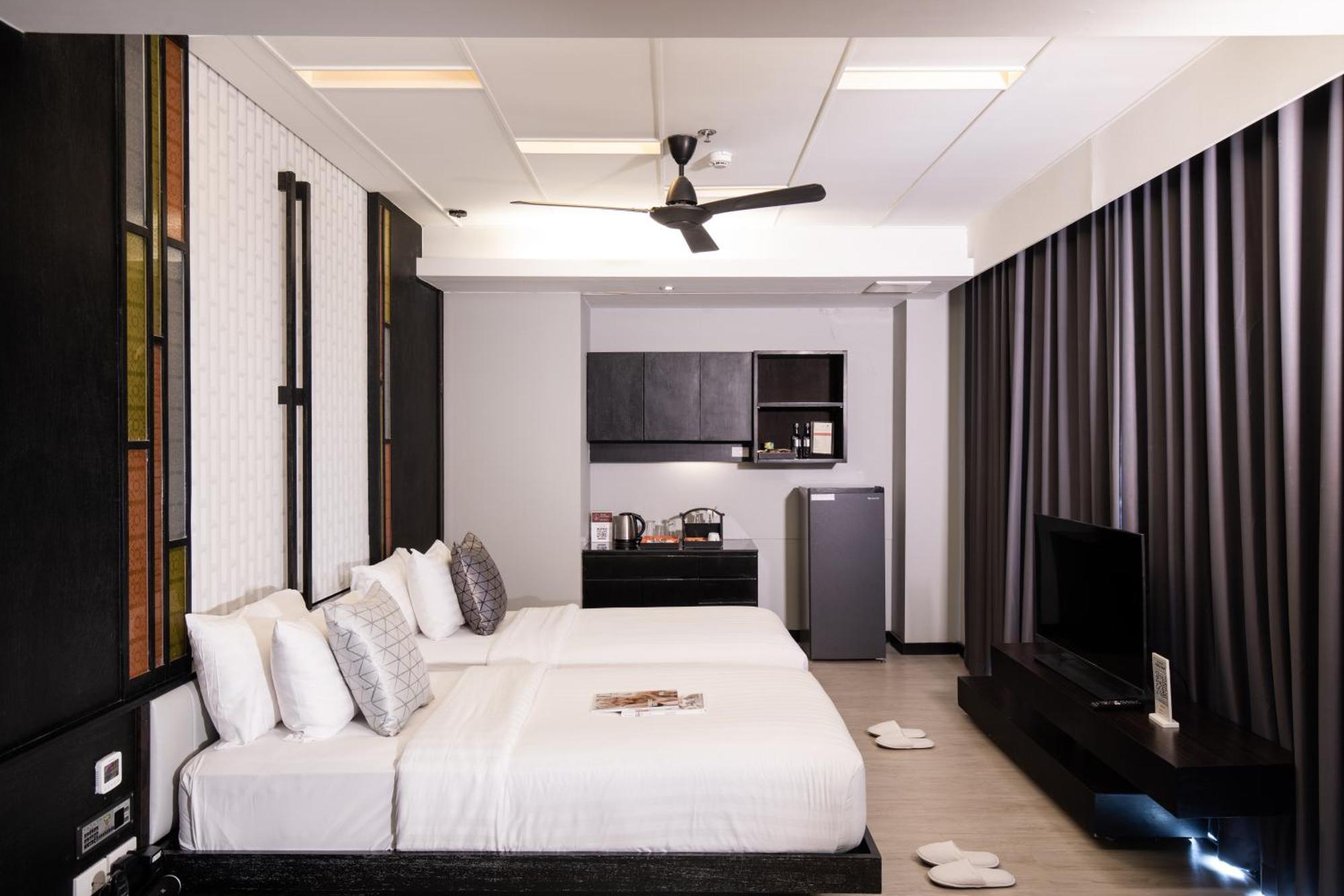 Deluxe Room Room only