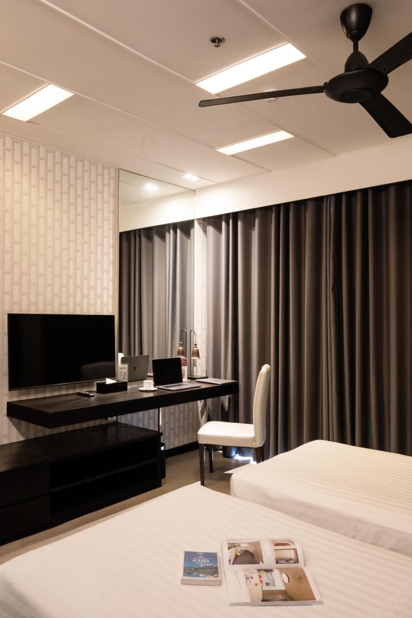Deluxe Room Room only