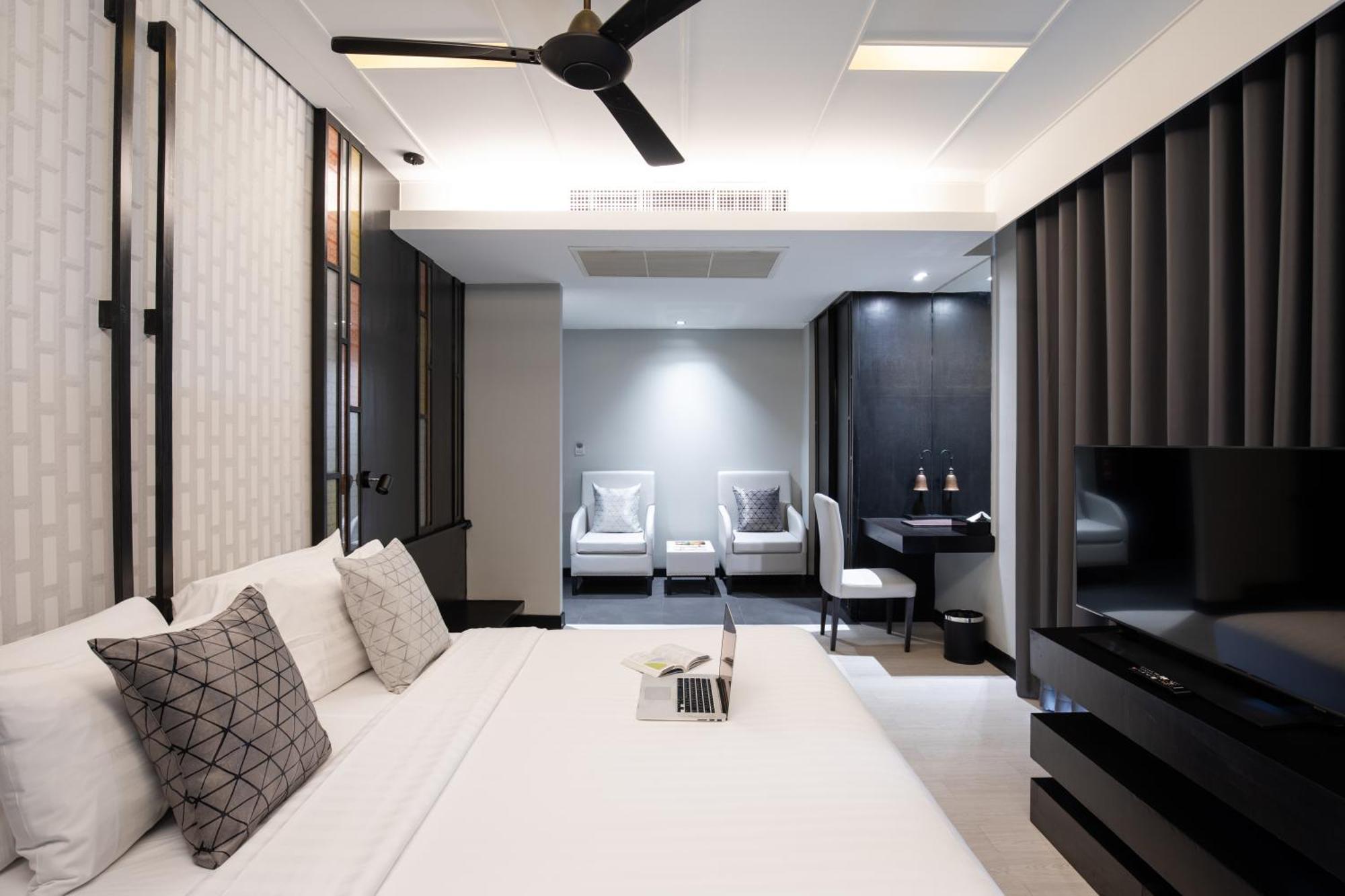 Deluxe Room Room only