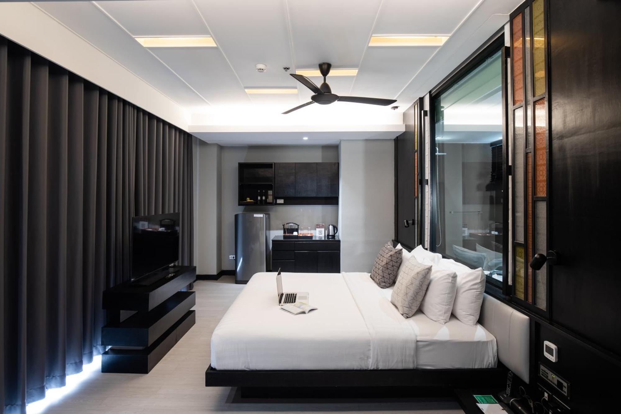 Deluxe Room Room only