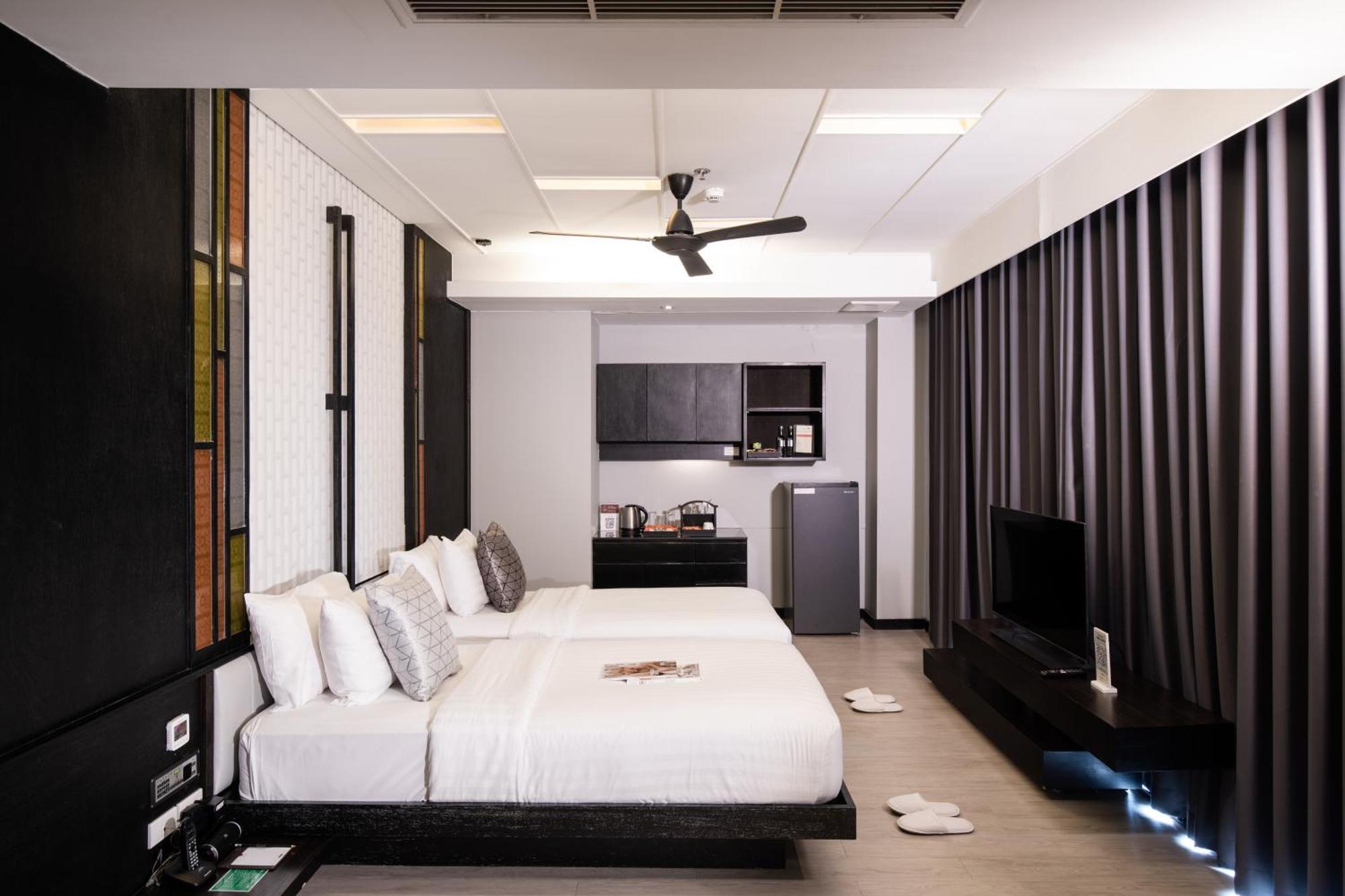 Deluxe Room Room only
