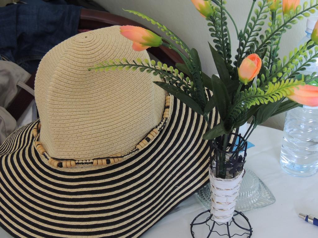 Budget Double or Twin Room,549277182:JPEG