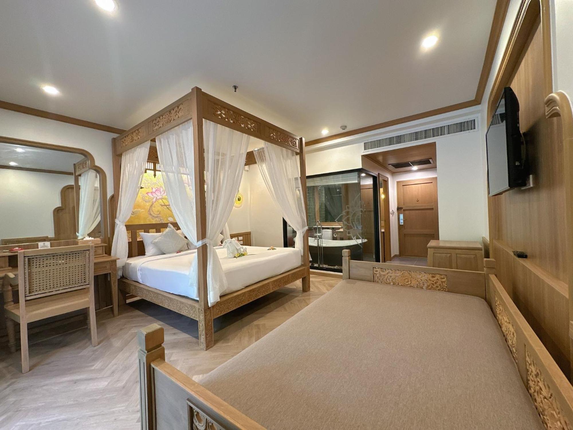 Deluxe Double or Twin Room Pool Access