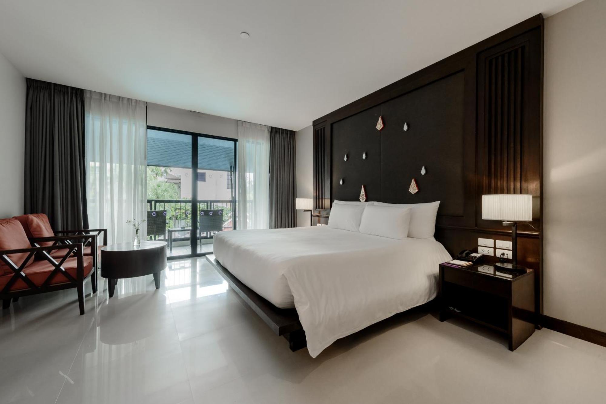 Deluxe King Room