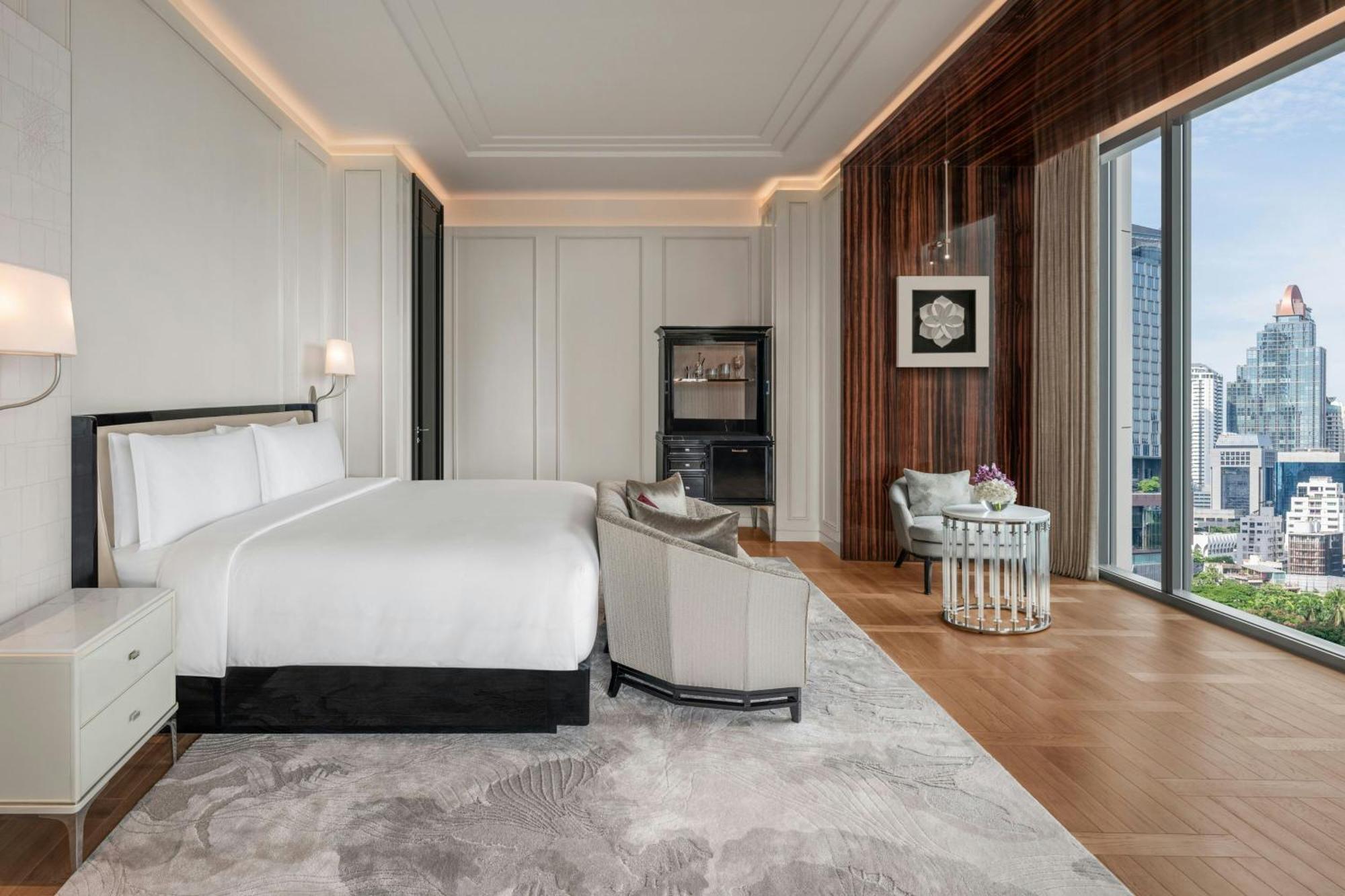 Suite mit 2 Schlafzimmern mit 1 Kingsize-Bett und 2 Doppelbetten – Zugang zur Club Lounge