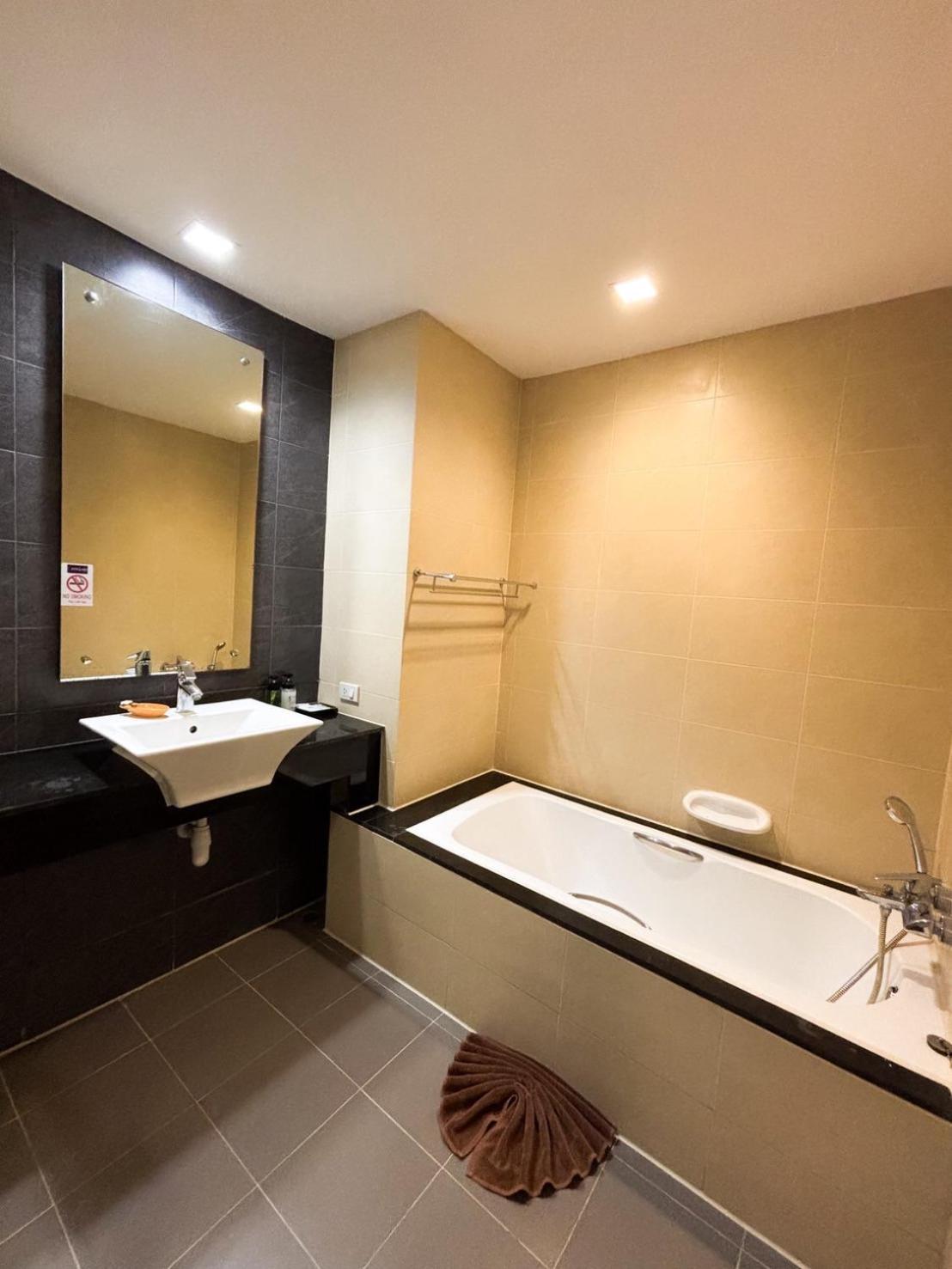 Deluxe Double Room Pool Access