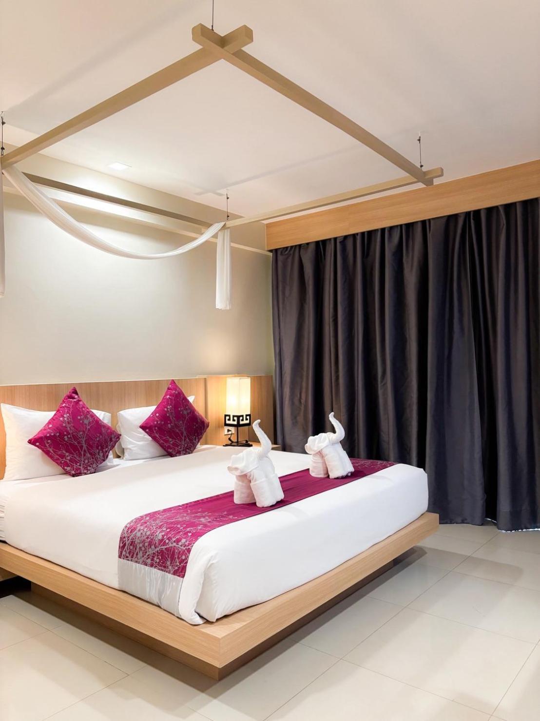 Deluxe Double or Twin Room