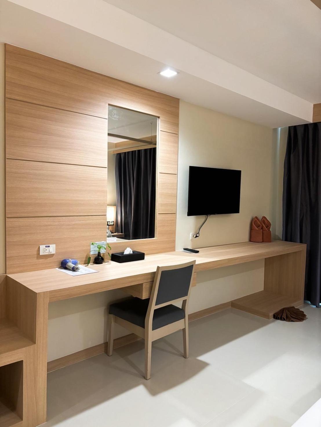 Deluxe Double or Twin Room