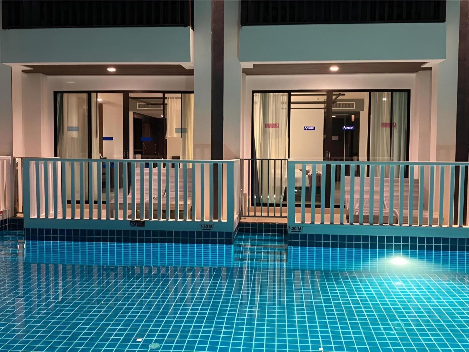 Deluxe Double Room Pool Access