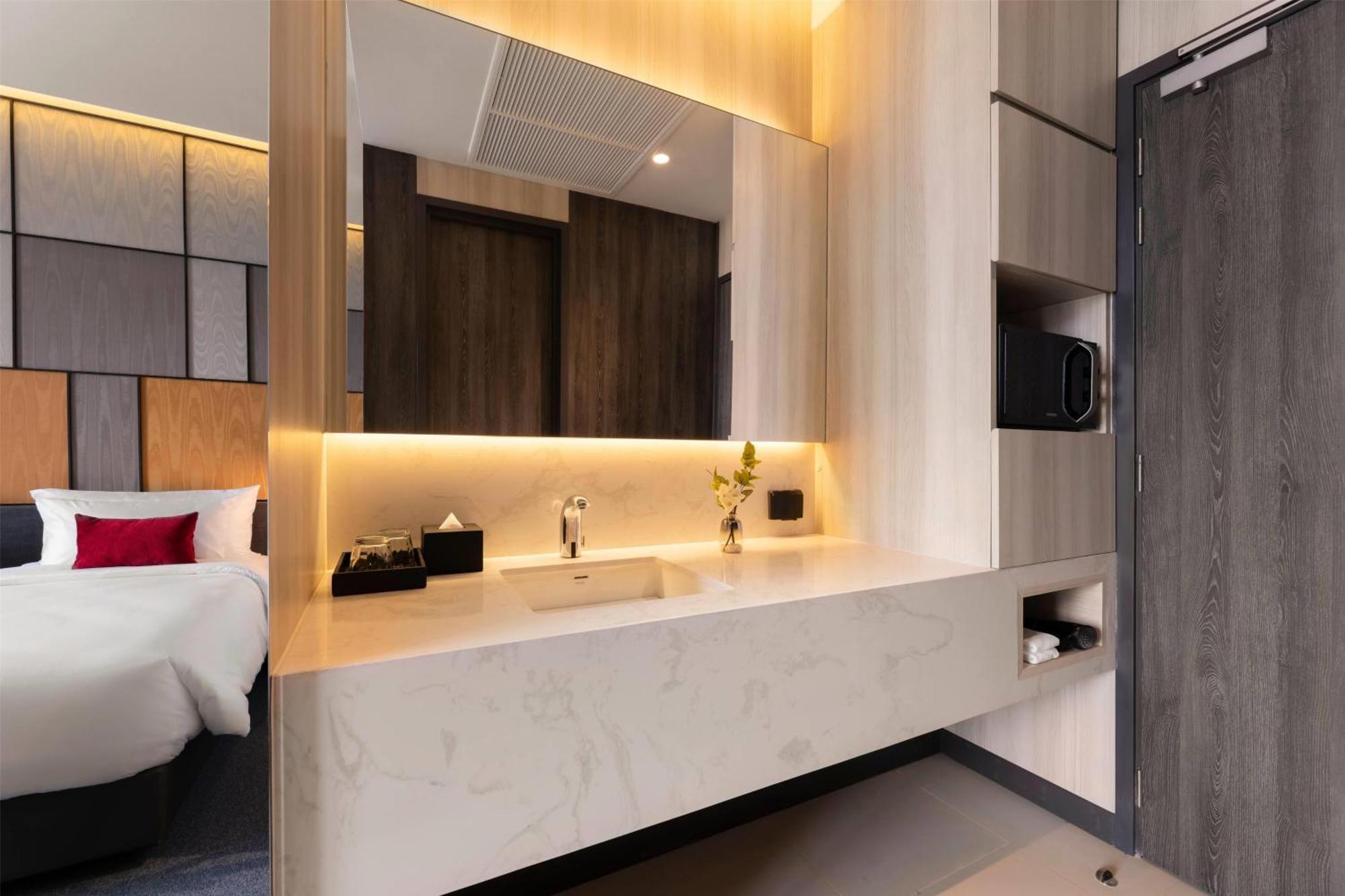 Premier Queen Room