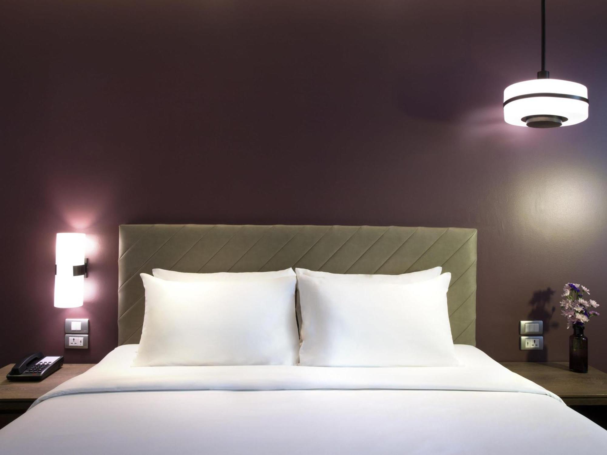 Deluxe King Room with City View