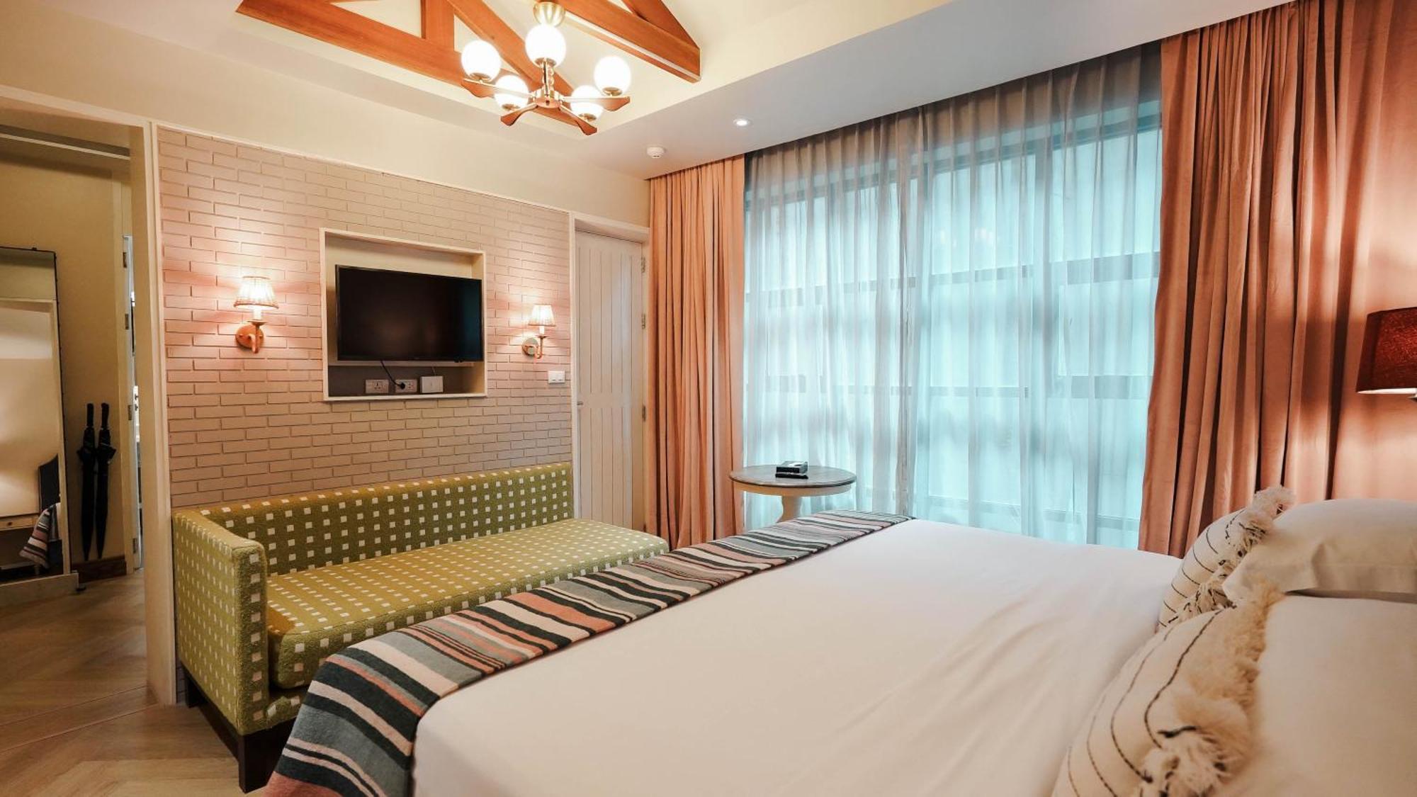 Deluxe Cozy Room,1706857573:JPEG