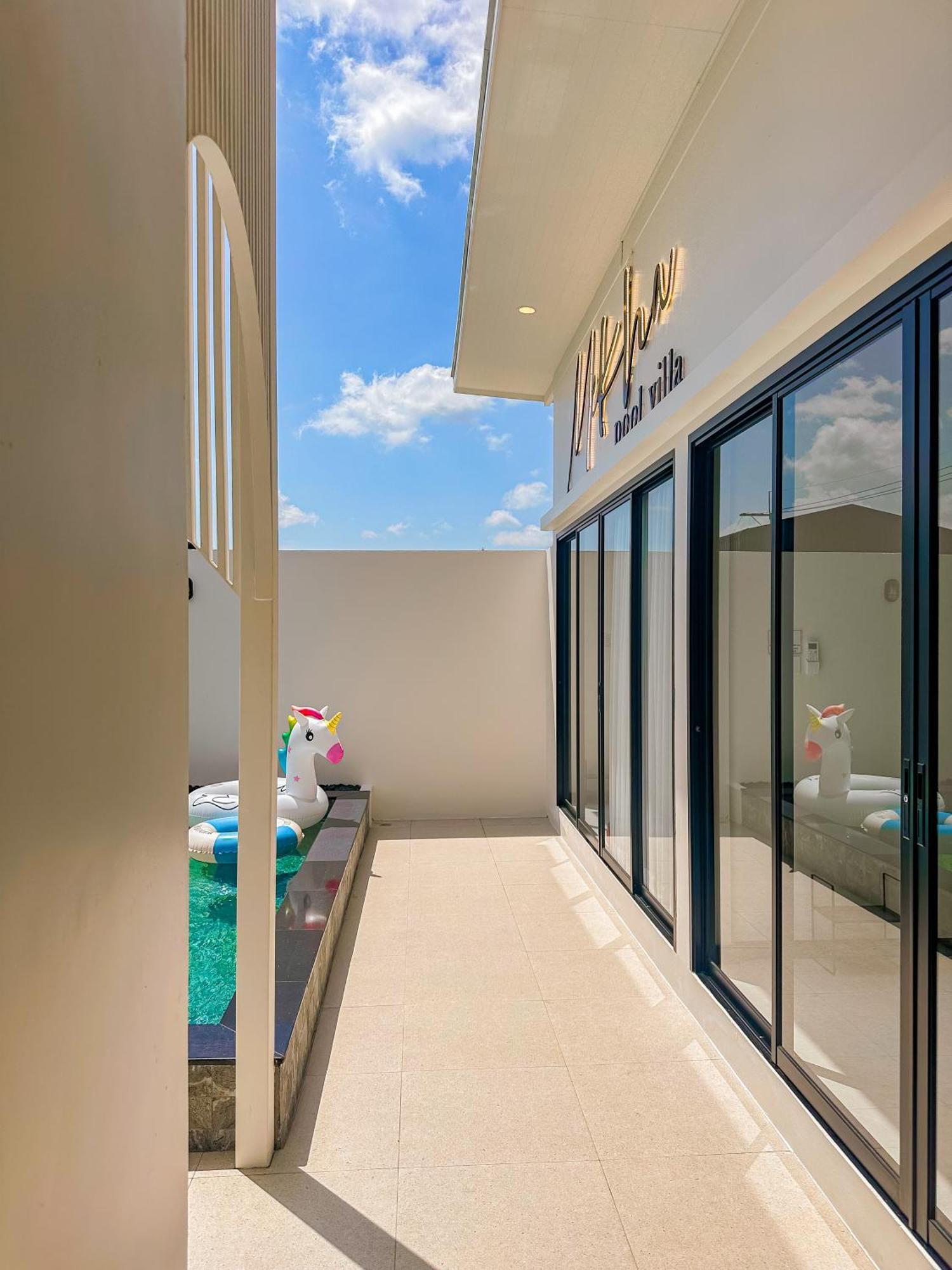 King Room Pool View