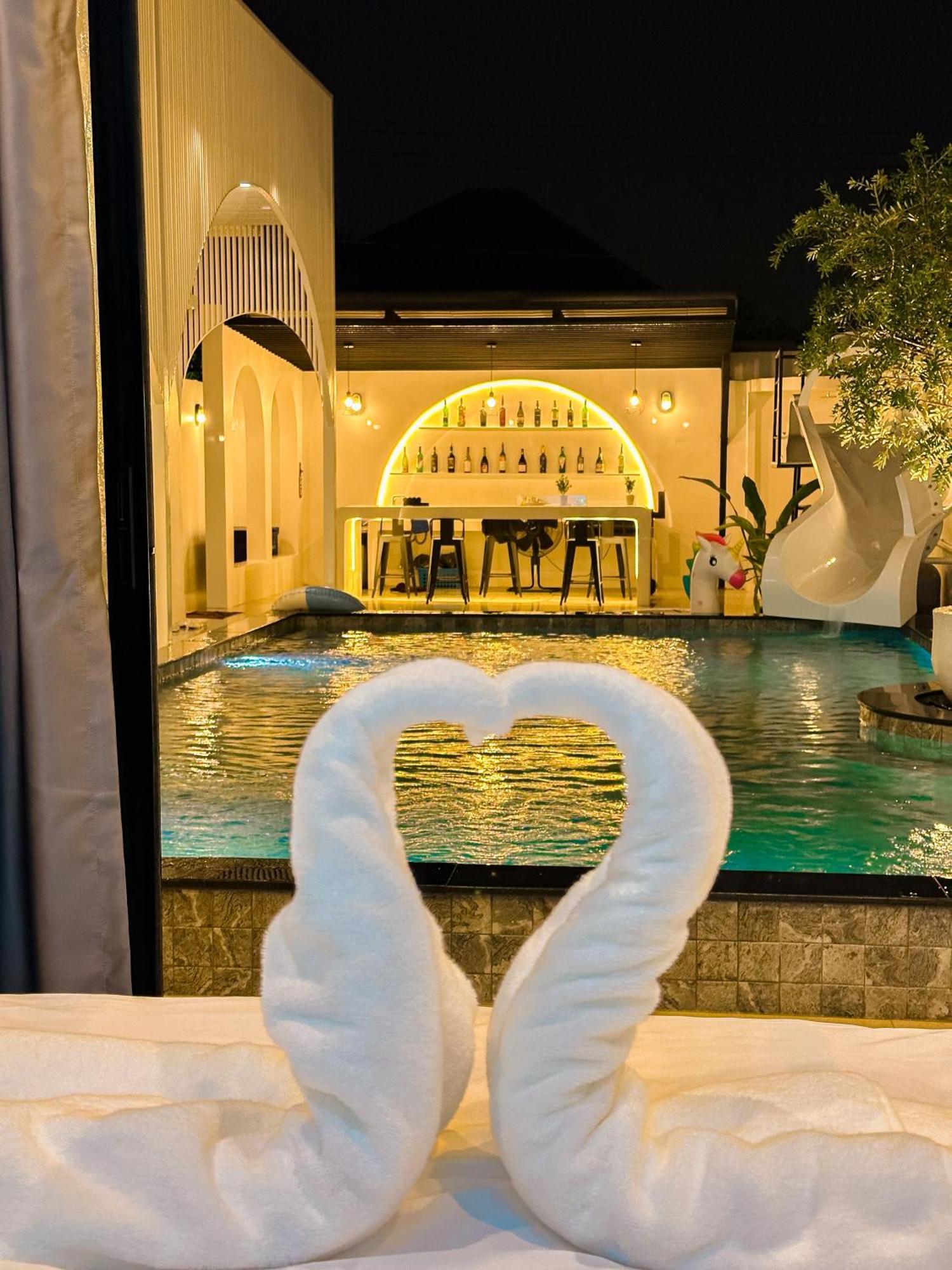 King Room Pool View
