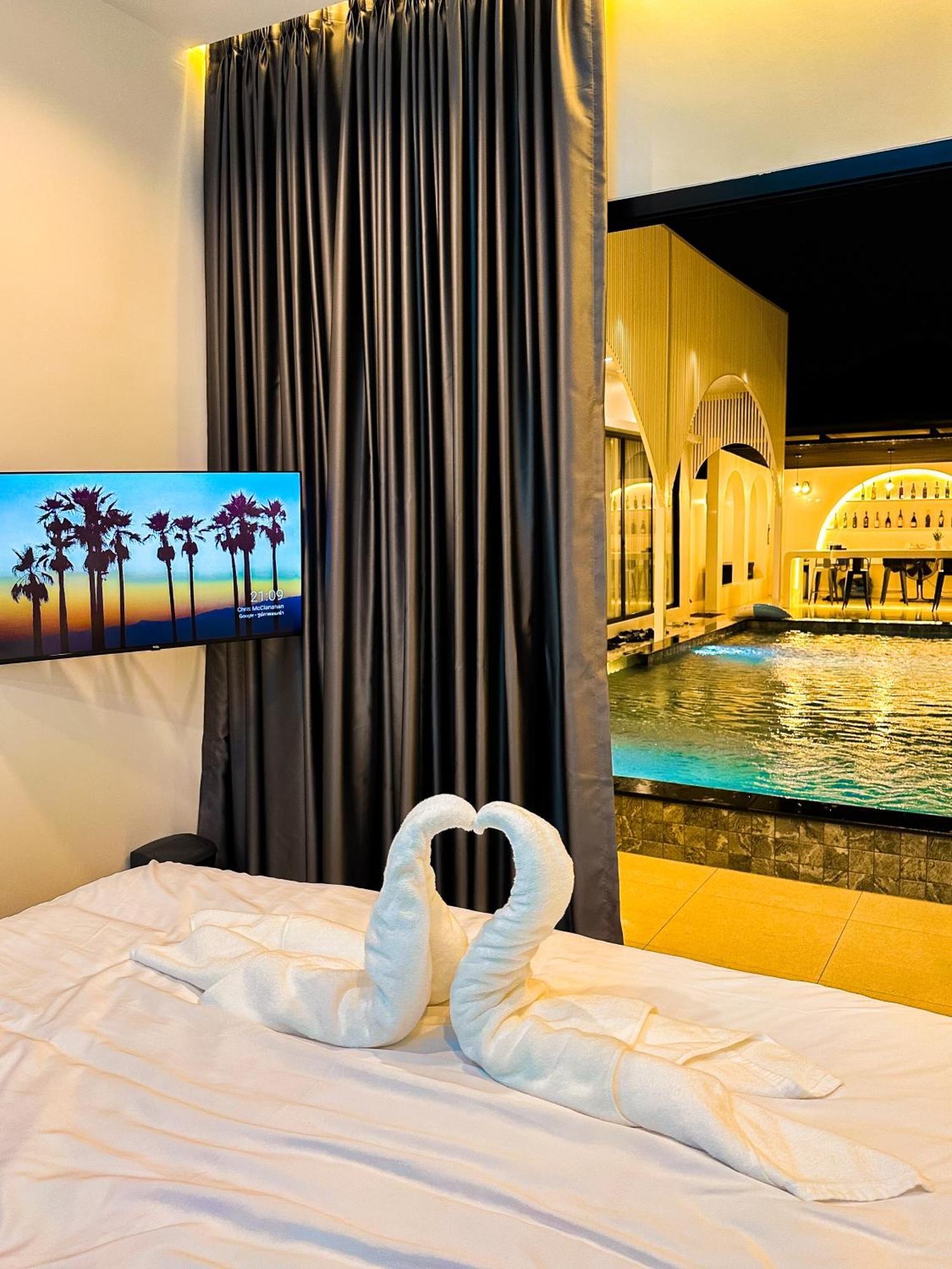King Room Pool View