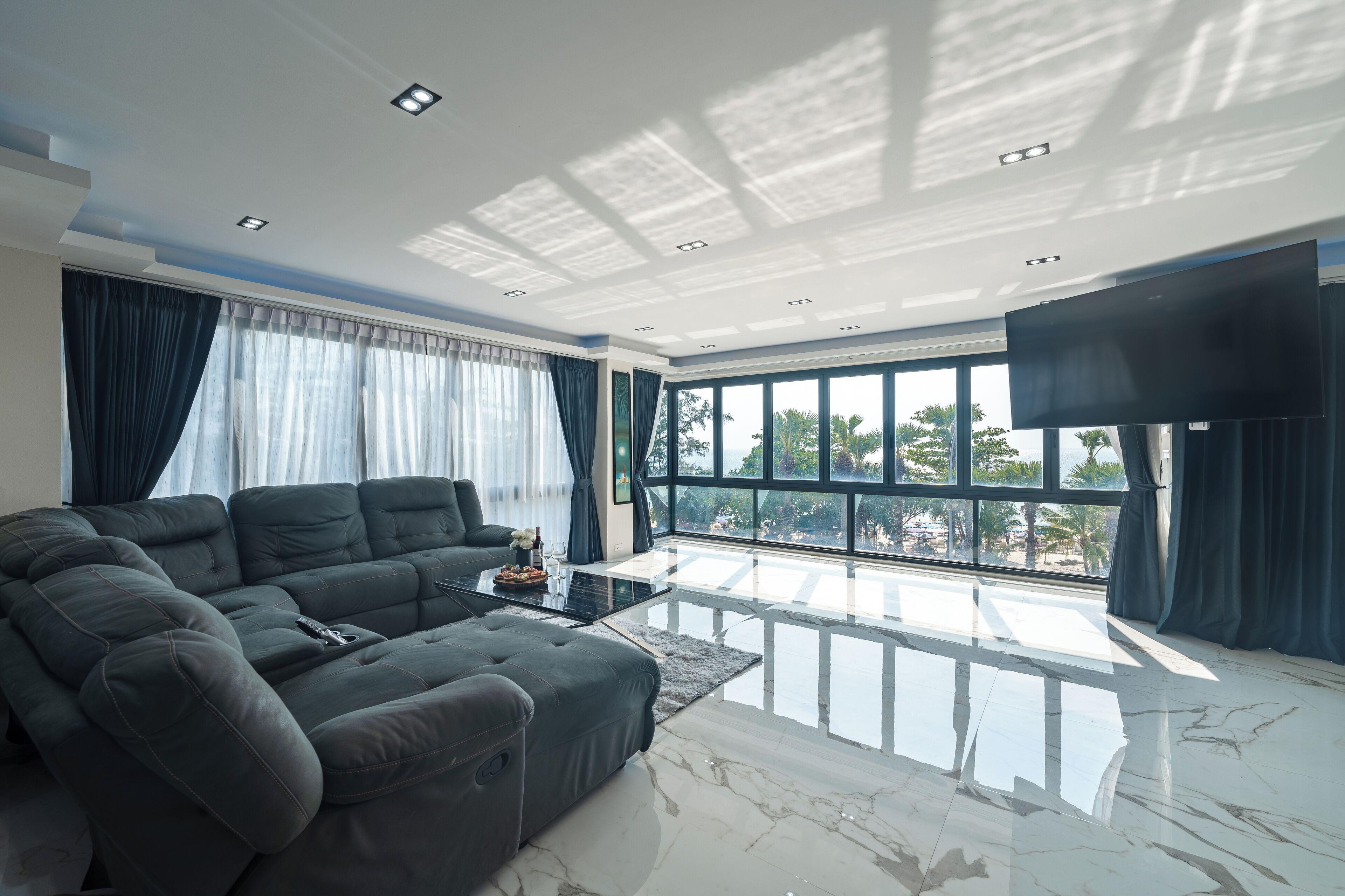 Three-Bedroom Apartment Ocean View