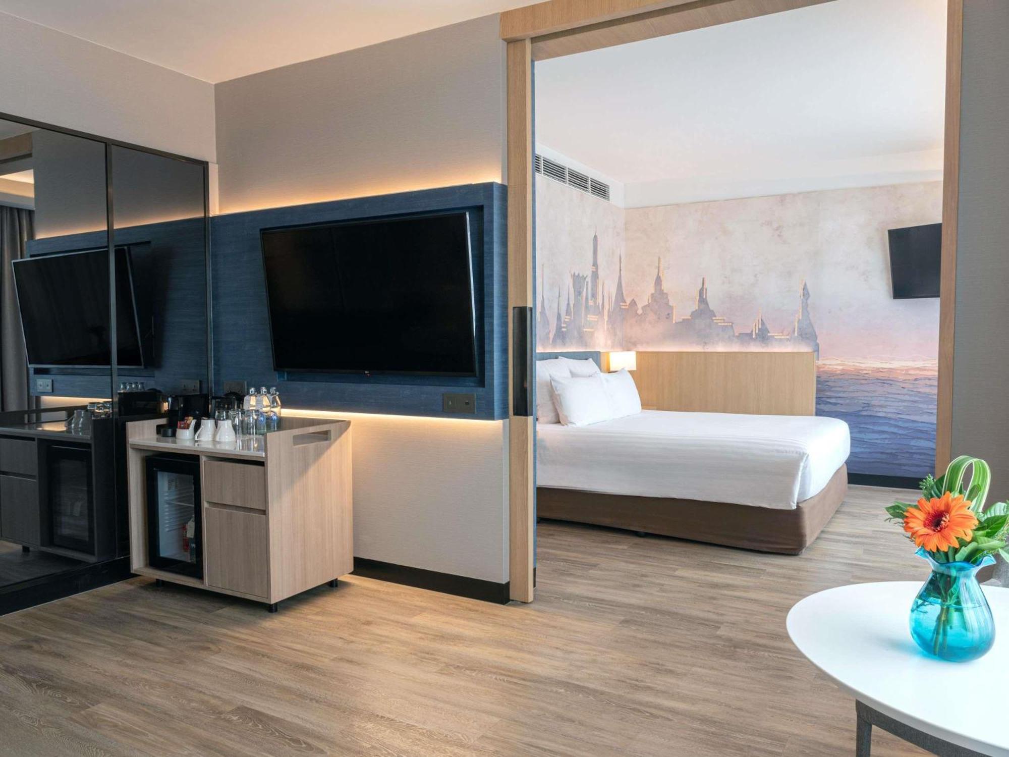 Junior Suite with Queen Bed,1716989273:JPEG