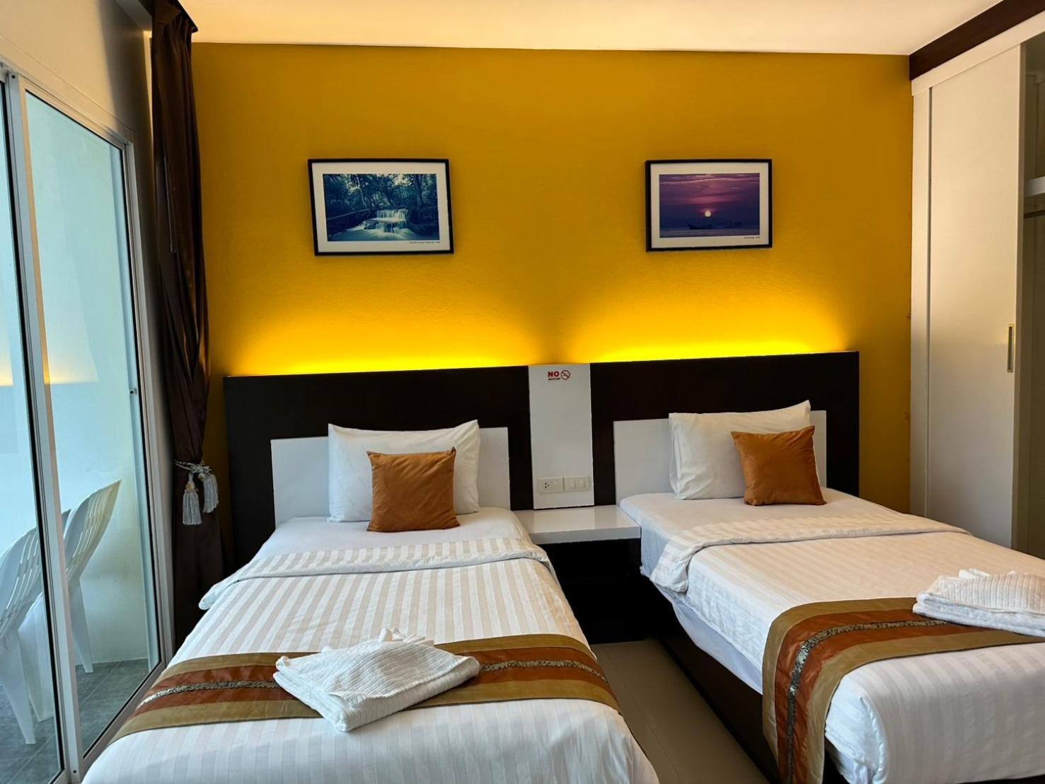 Deluxe Twin Room