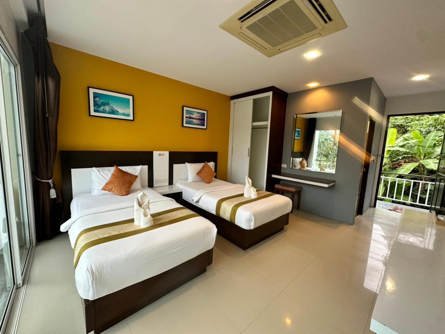 Deluxe Twin Room