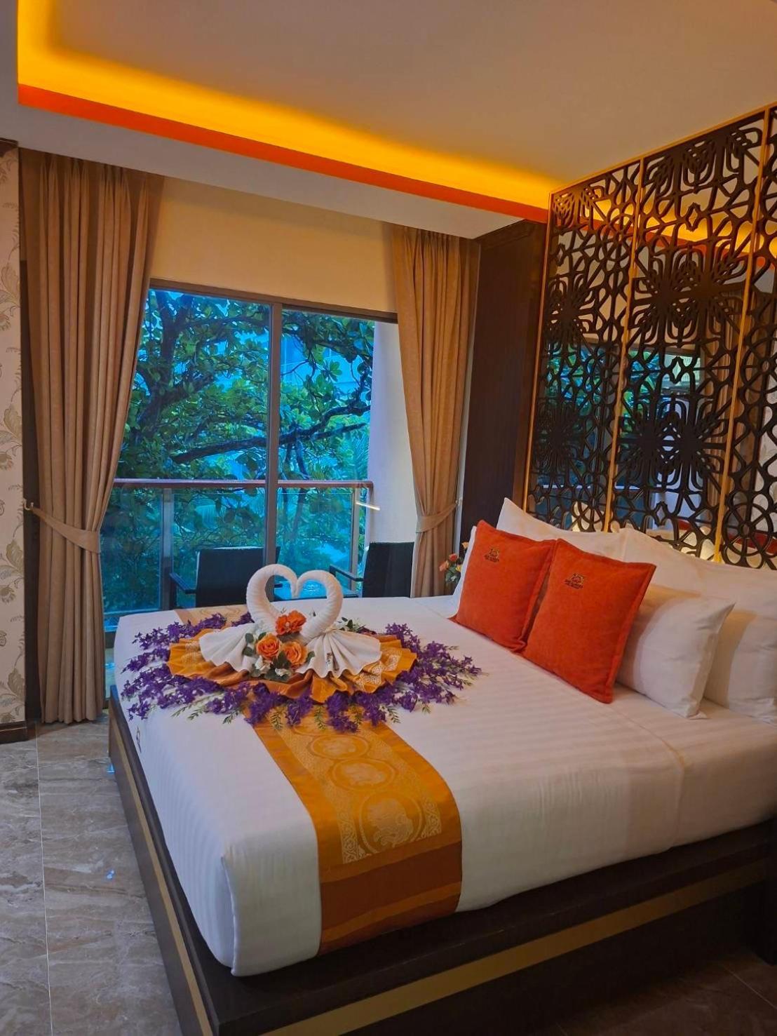 King Room Garden View