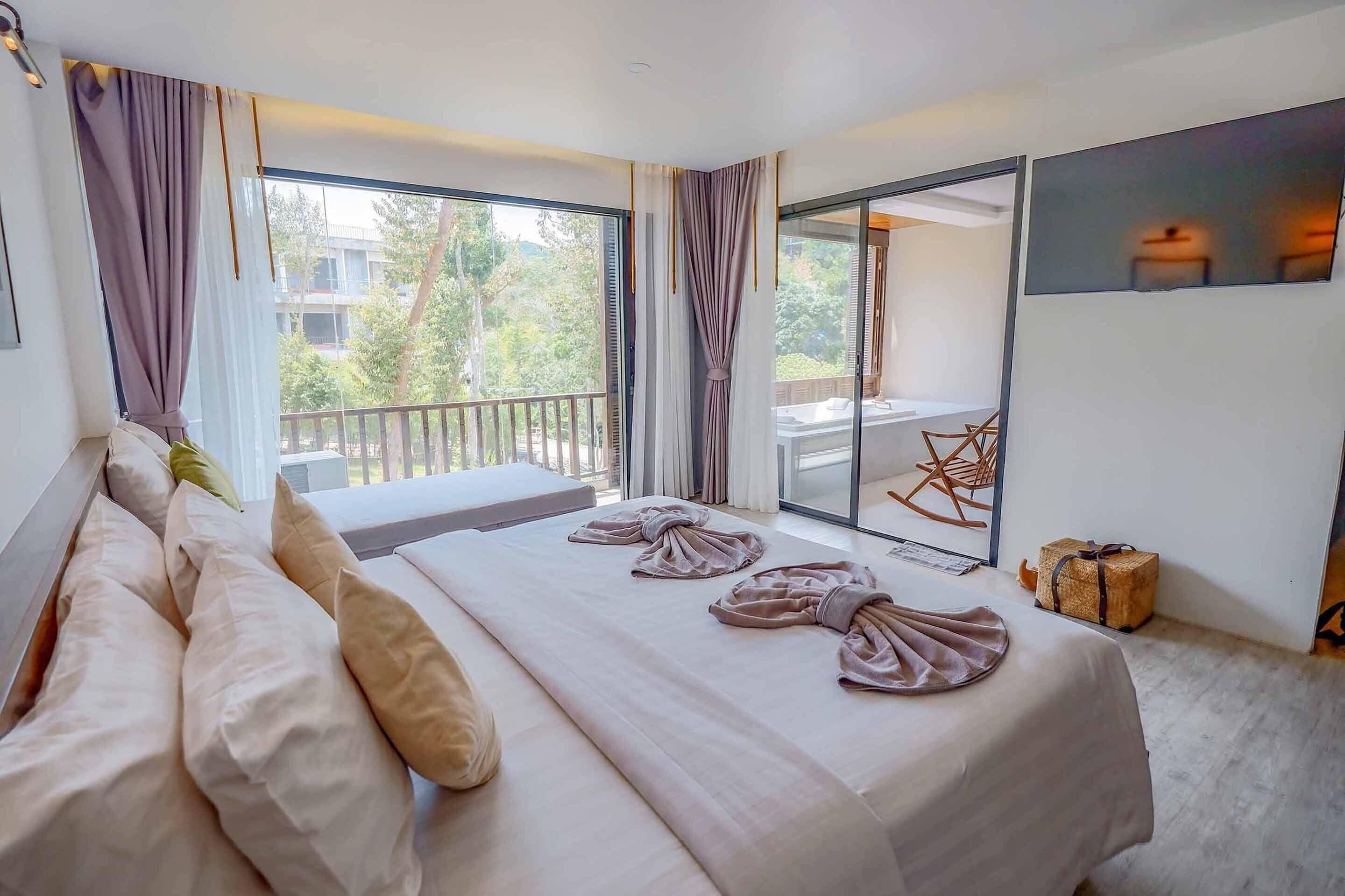 Forest Suite Spa Bath