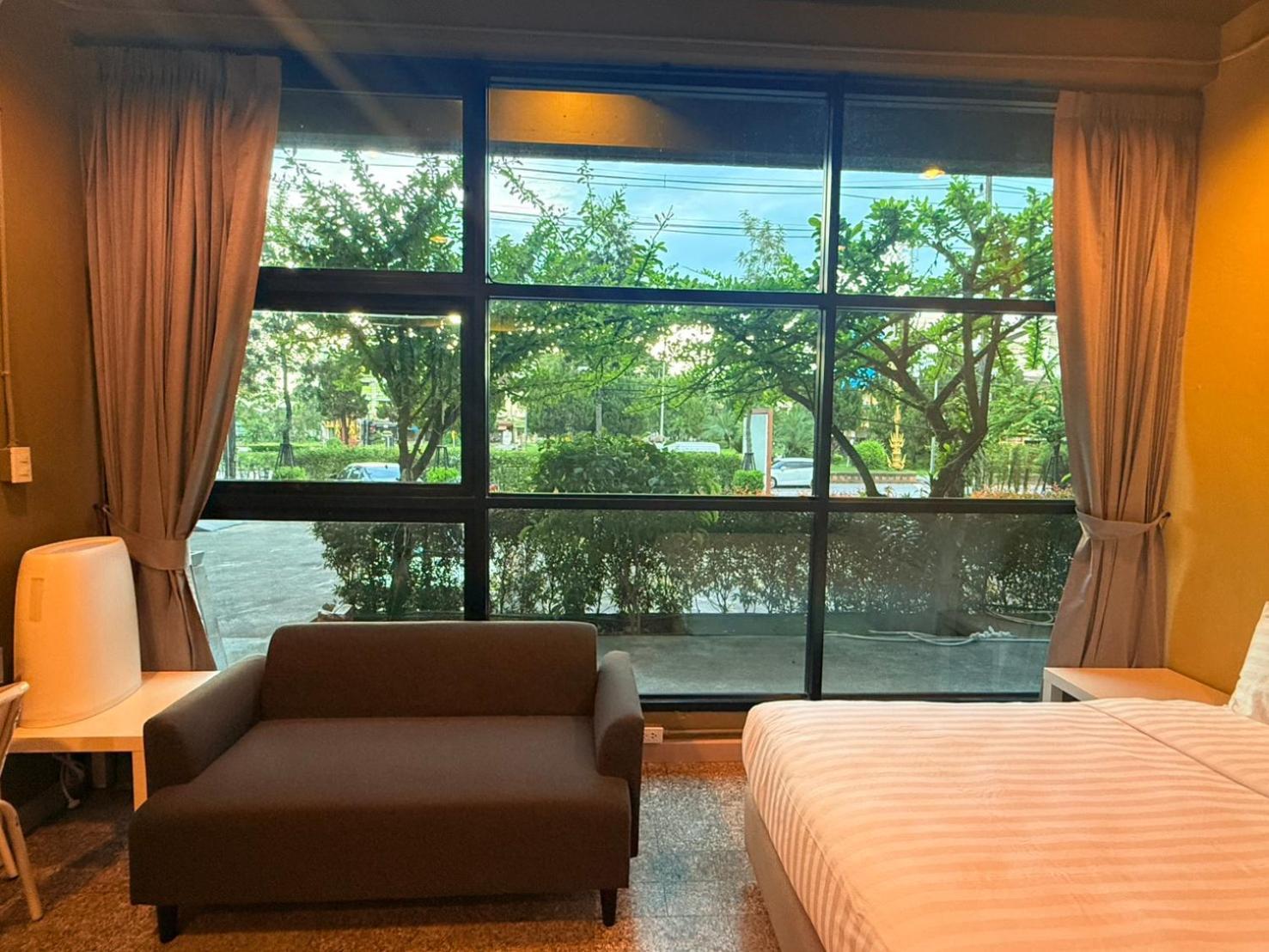 Deluxe Single Room,1743182336:JPEG