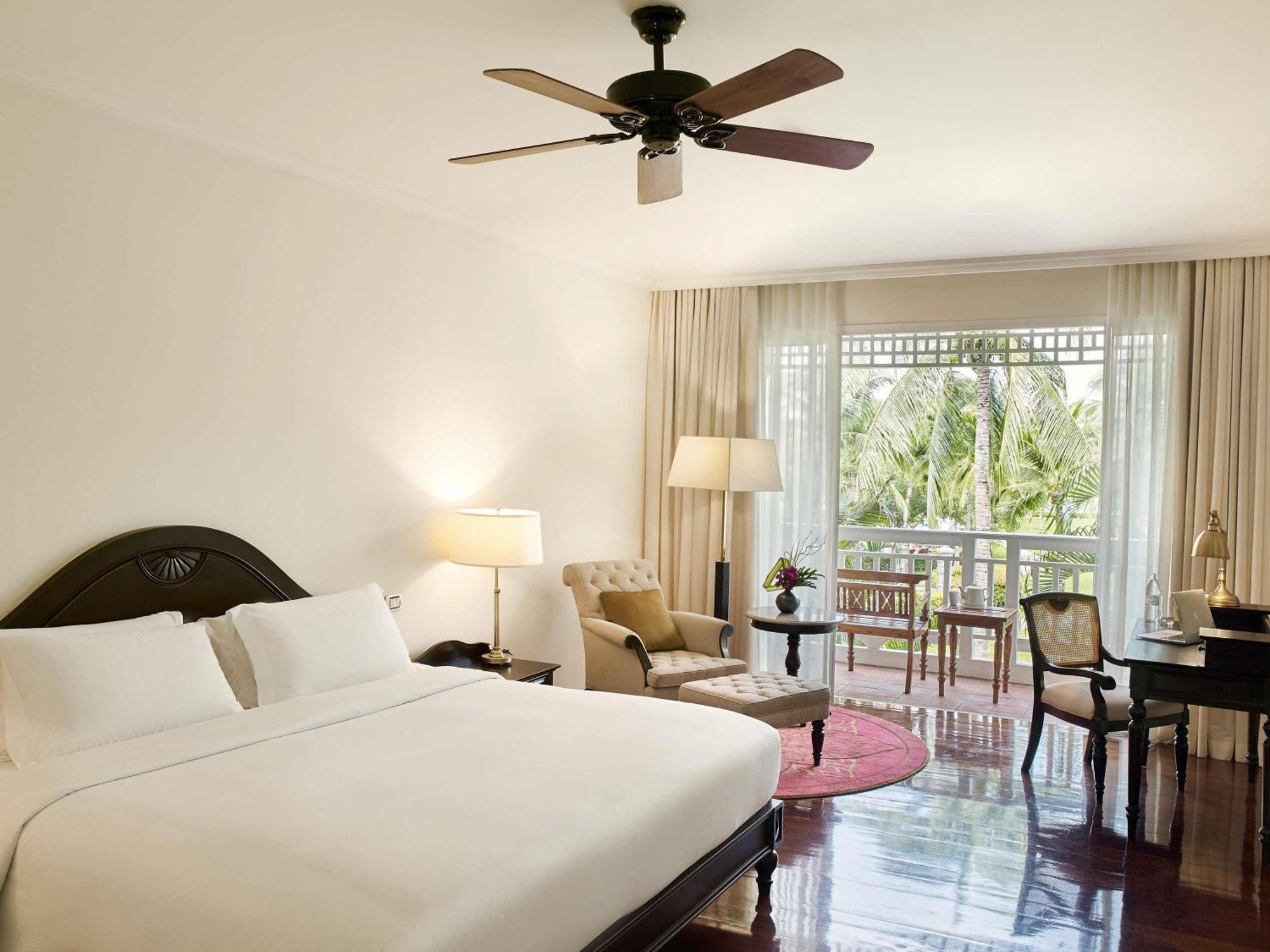 Superior Room King Bed Balcony,1730001793:JPEG