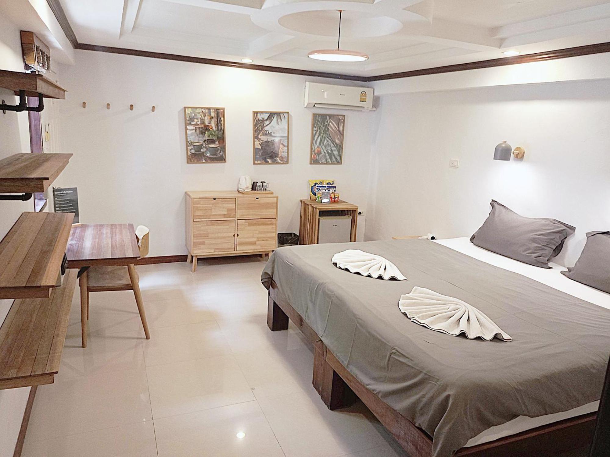 Deluxe Double Room ( 2 Adults),1765875609:JPEG