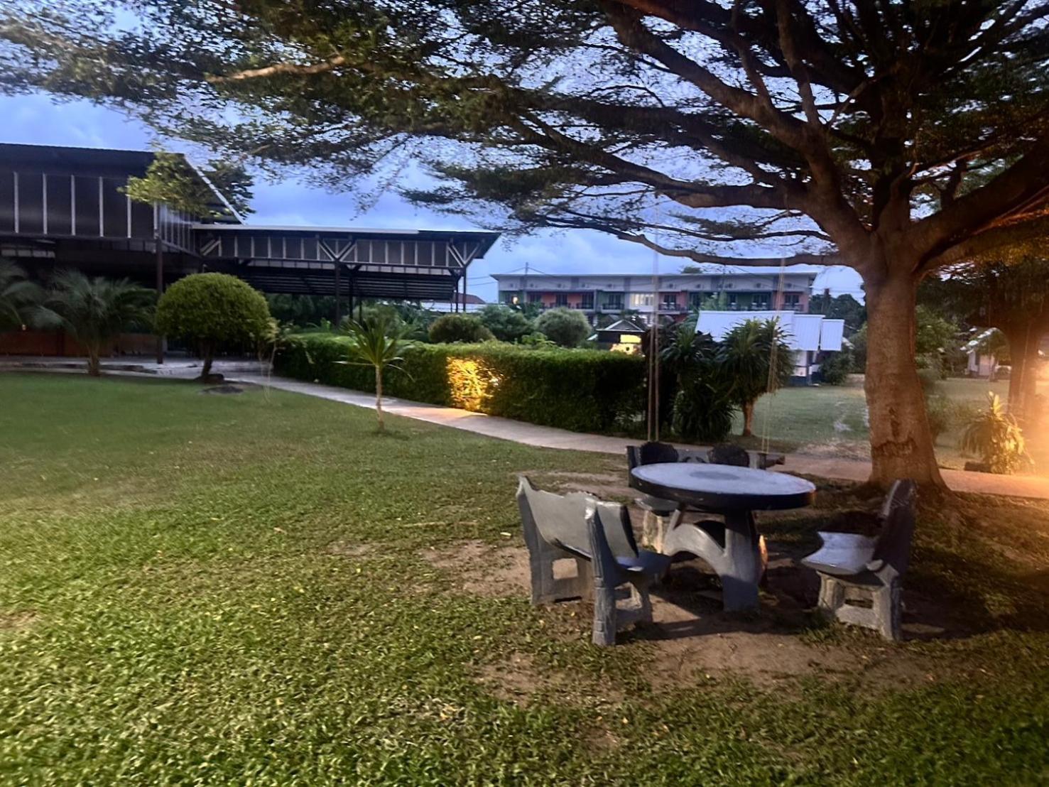 Bungalow Garden View