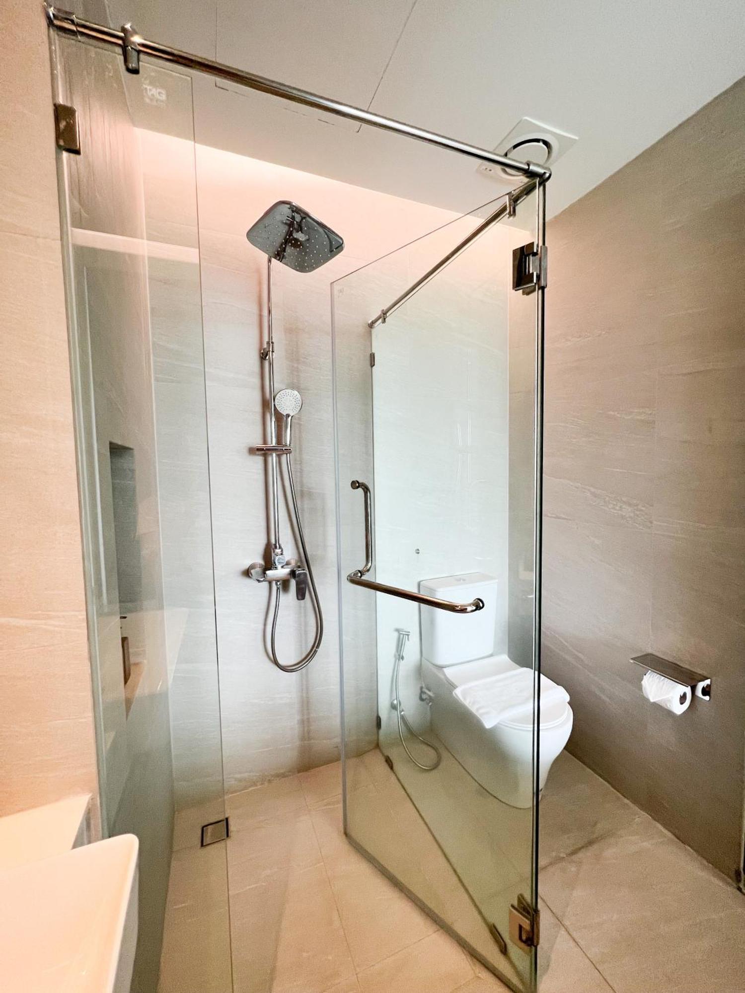 Deluxe Bath Tub
